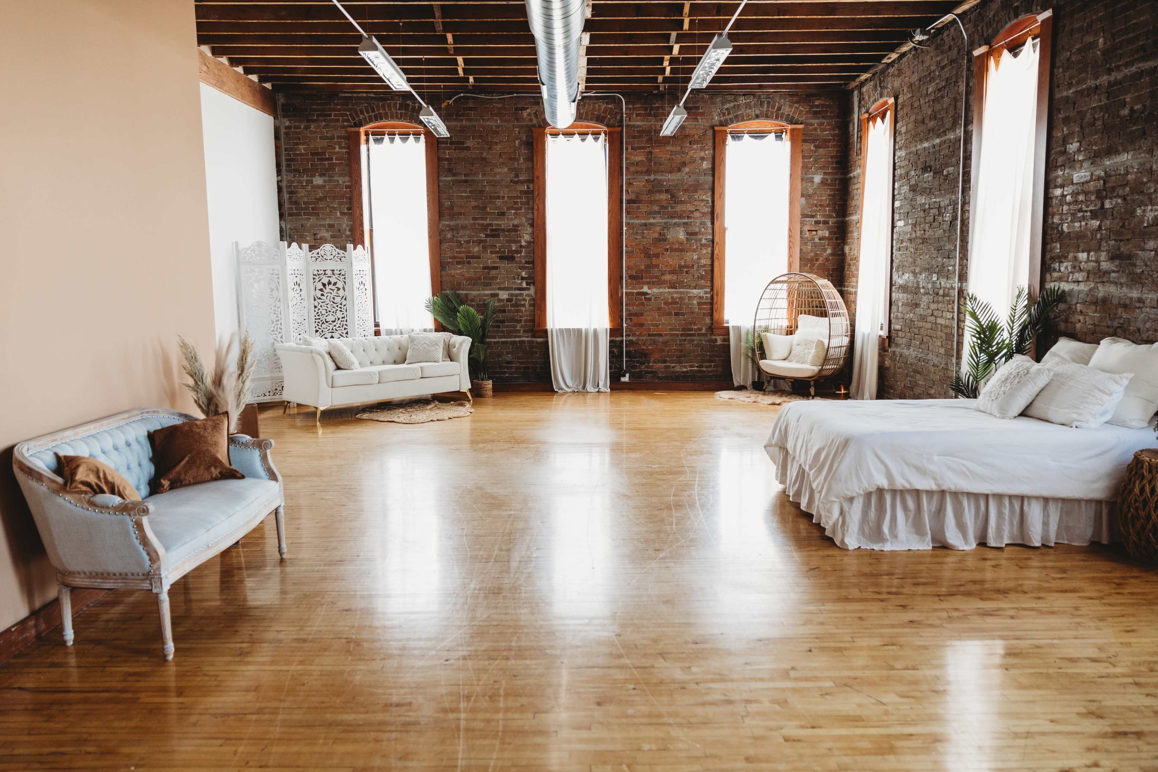 Historic Downtown Anoka Photography Studio/Meeting Space Image in Anoka, Anoka, MN