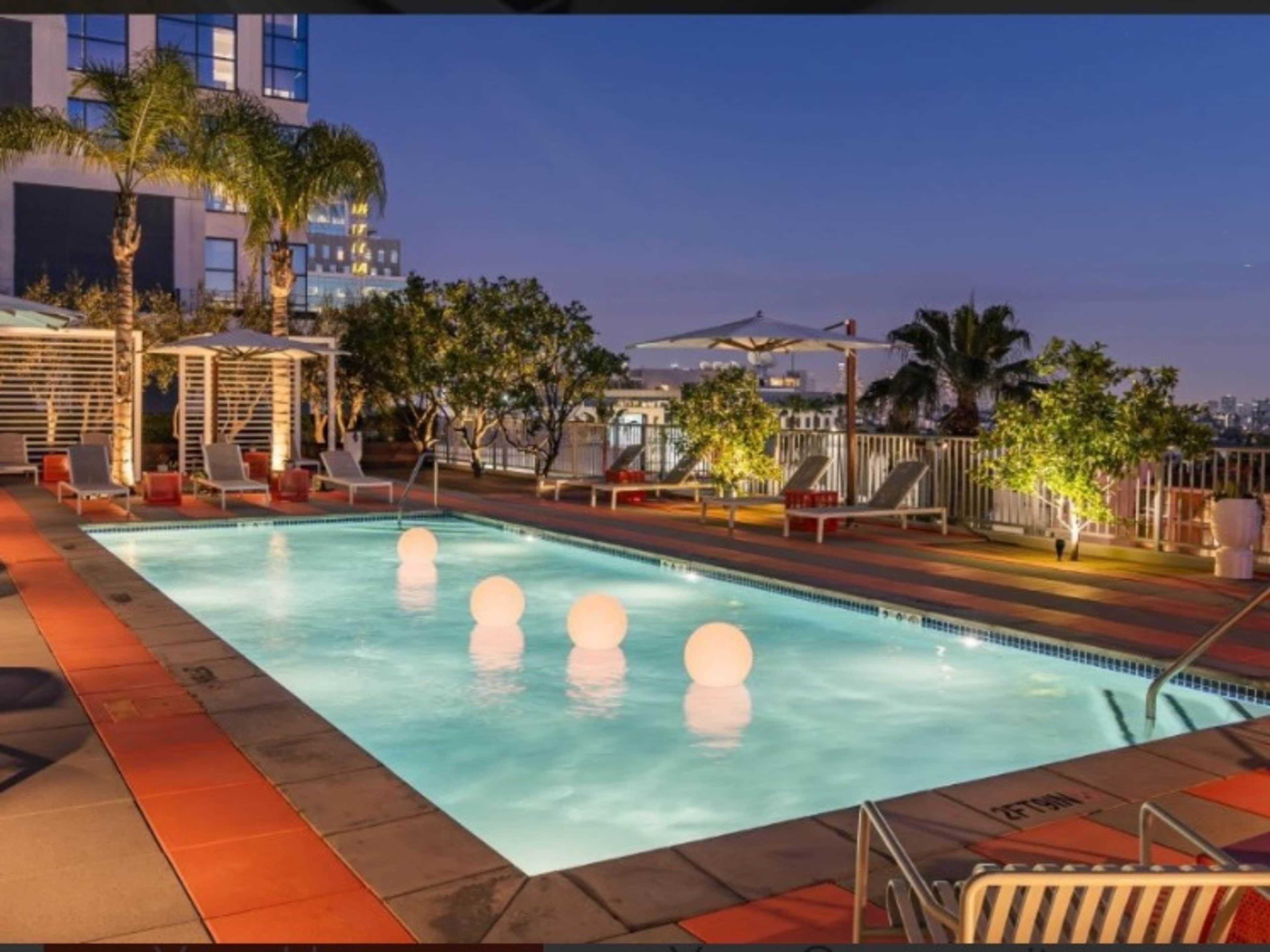 Outdoor & Amenities Access (Pool, Lounge & BBQ)