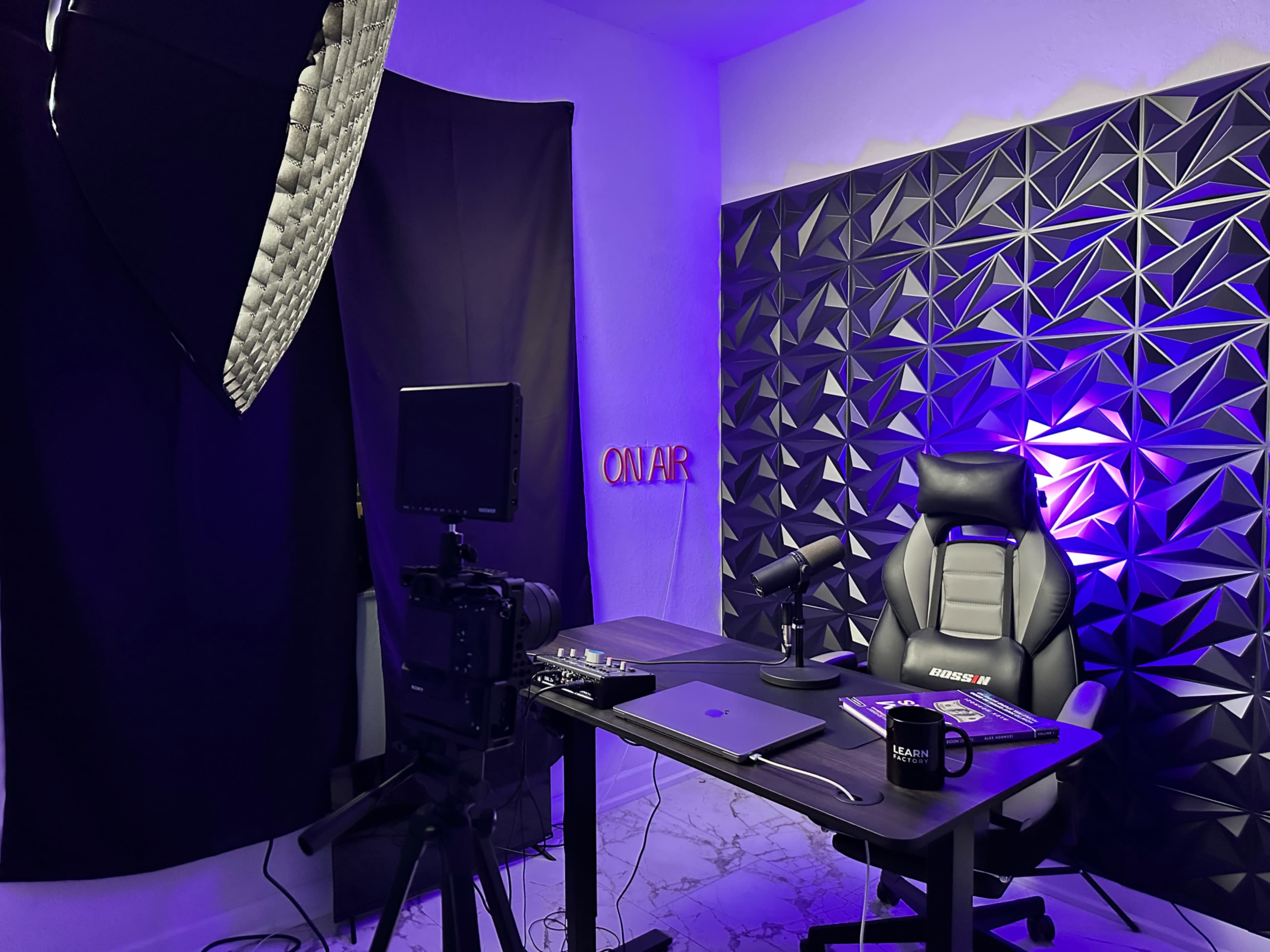 North Miami Video Studio for YouTube, Online Courses and Reels Image in Ives Estates, Miami, FL