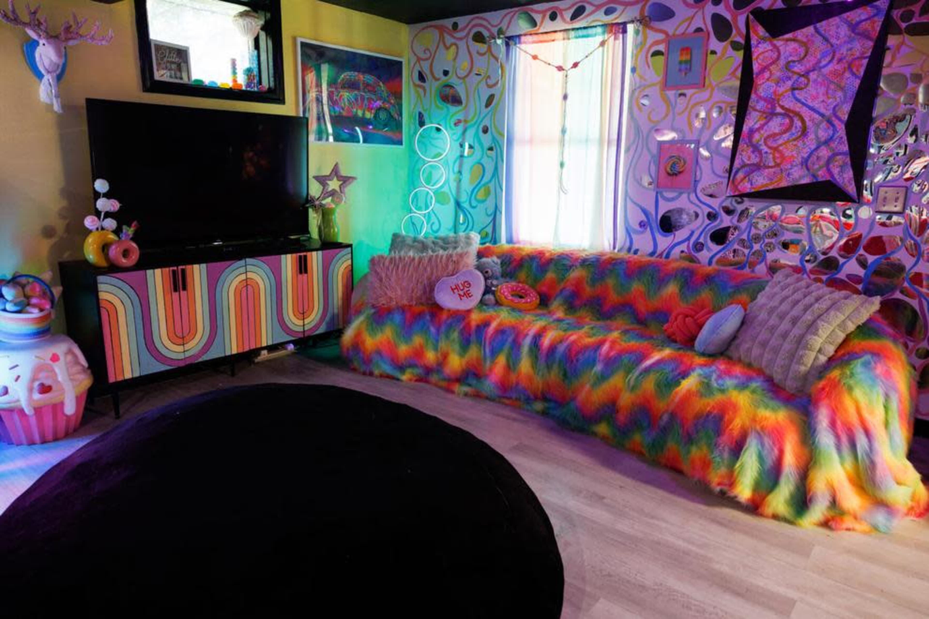 The Kaleidoscope House: 19-Room Rainbow Maximalist Home Image in Northwest Omaha, Omaha, NE