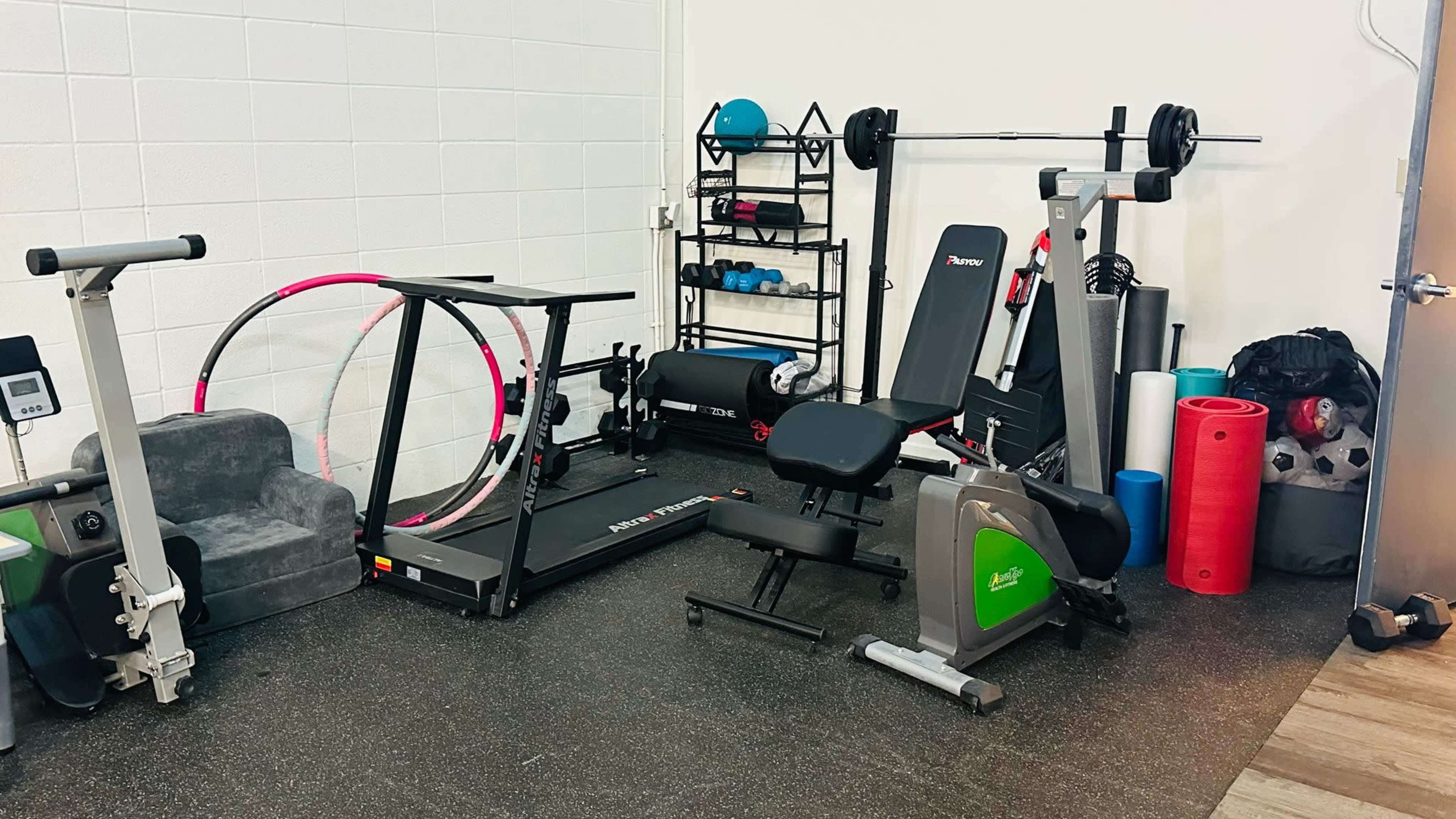 South Side Unique Photo Studio Rental {Creator Haus} Image in Southeast Edmonton, Edmotnon, AB