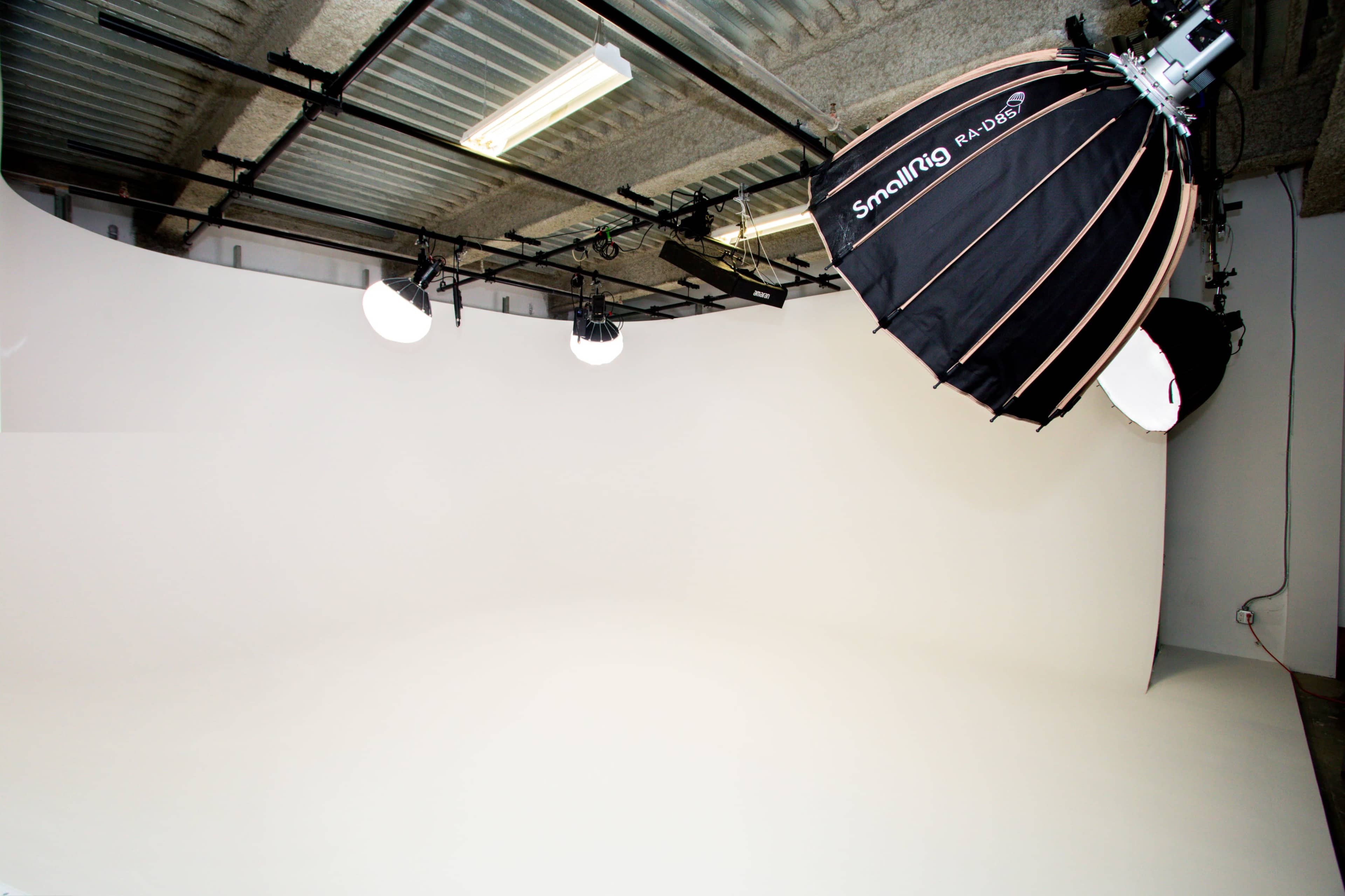 3 Sided Cyclorama Wall Image in Burnaby, Burnaby, BC
