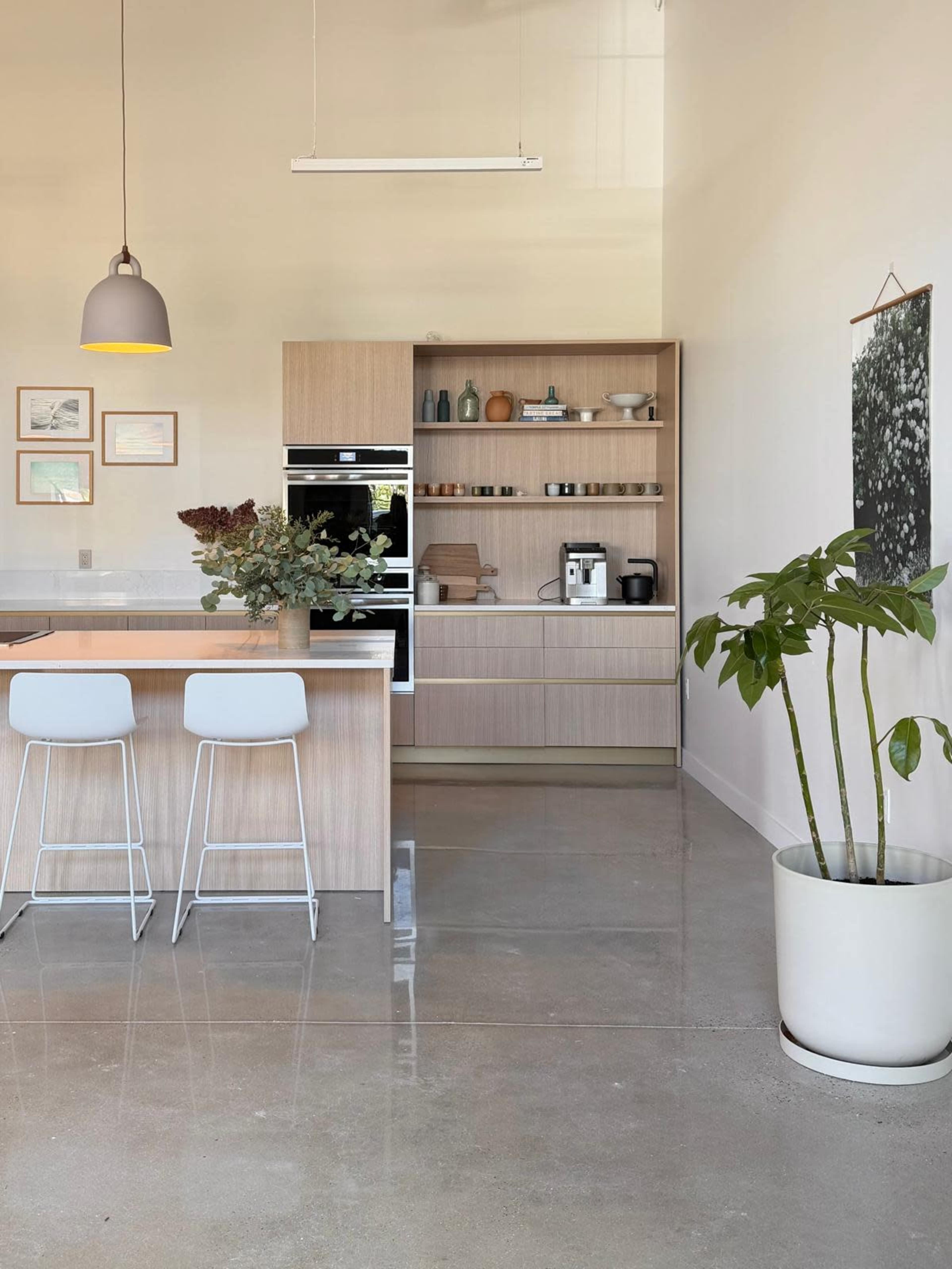 Industrial Loft Studio with Large Modern Kitchen Image in Montclair, Montclair, NJ