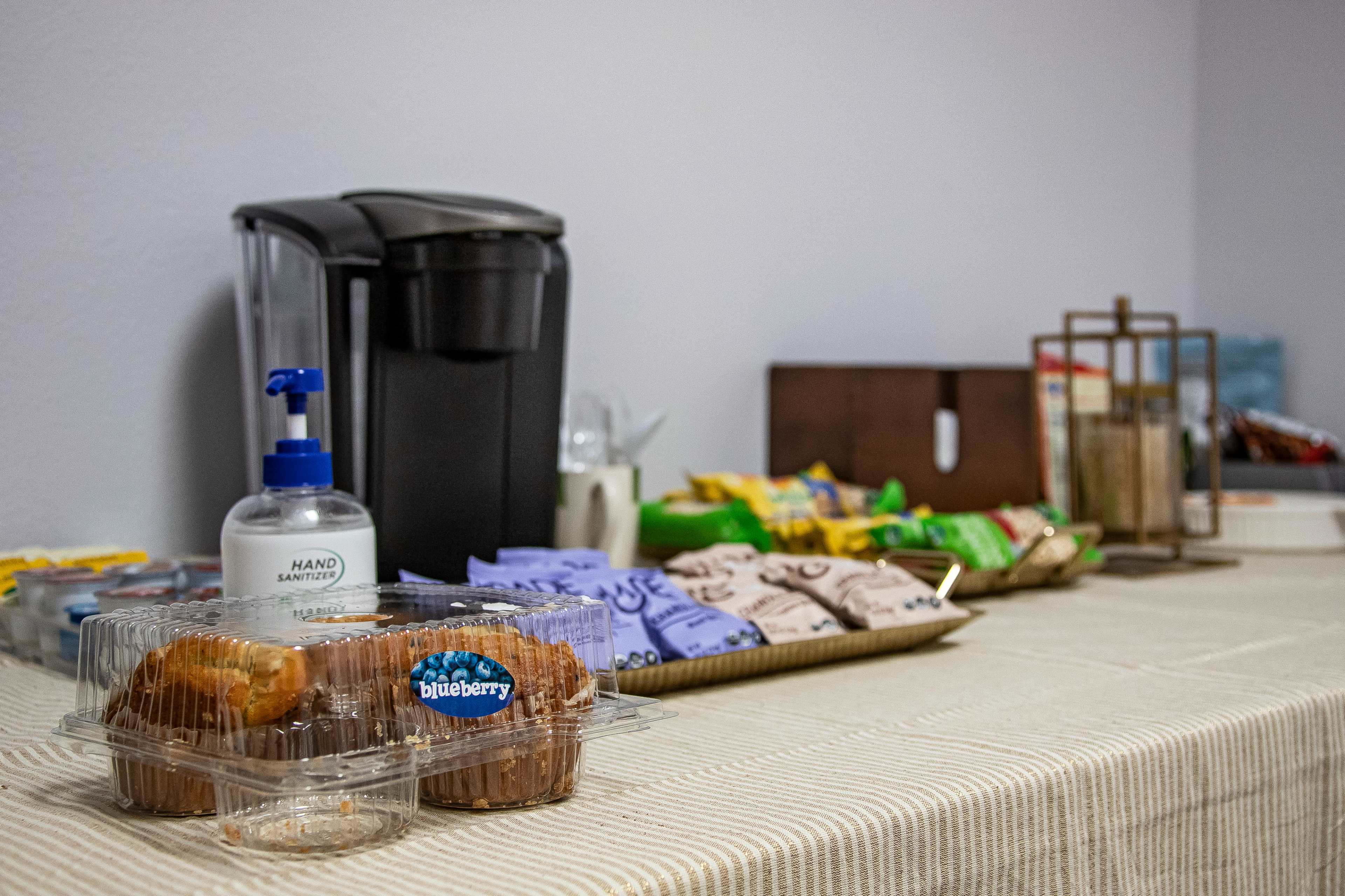 Upscale Office Meeting Room with Smart TV, Snacks, Printer and Privacy Image in Lancaster, Lancaster, CA