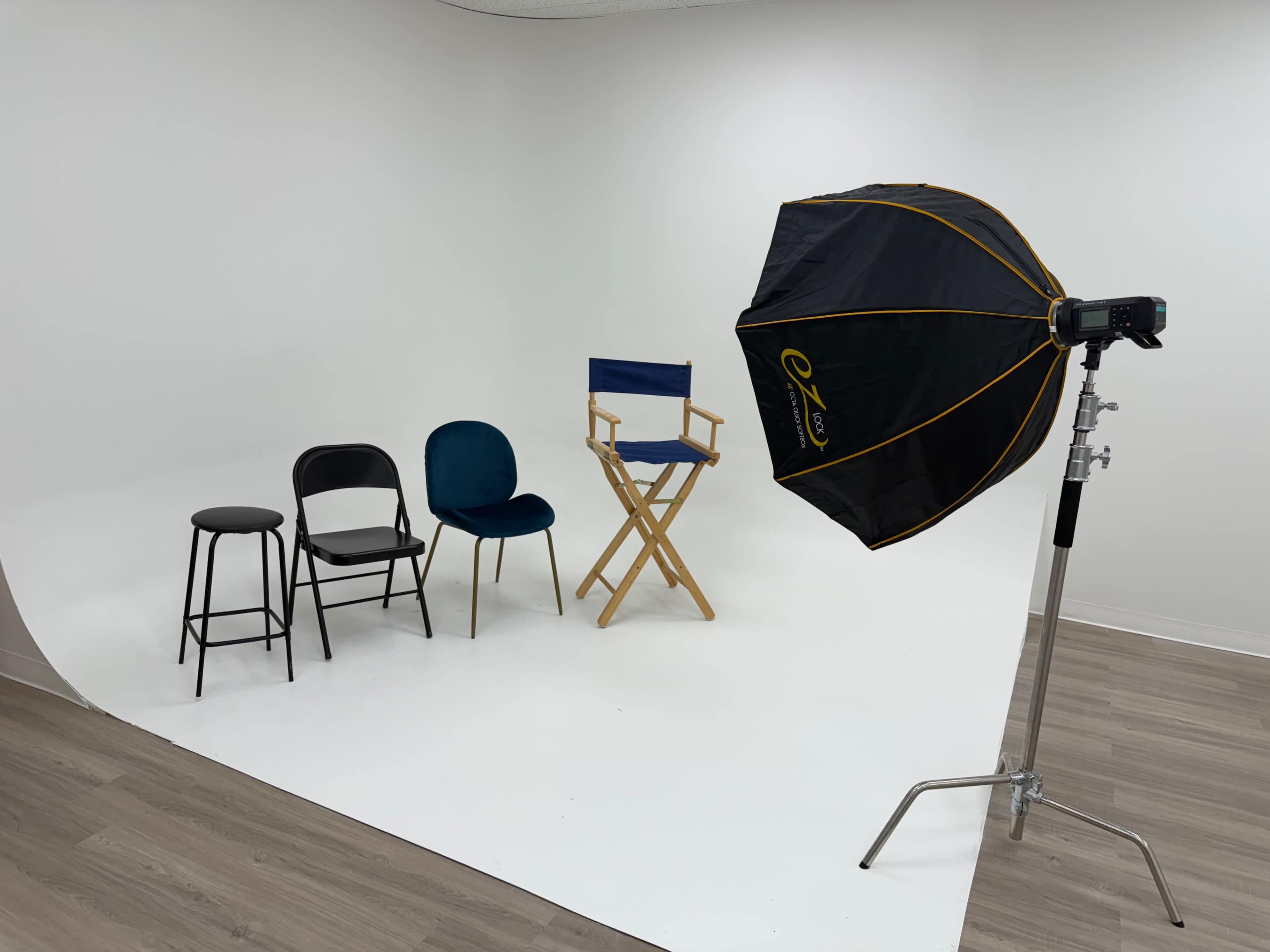 Full Studio -Modern Photography/Videograhy Studio w/ CYC Wall & Props in Denver Image in Twin Lakes, Denver, CO