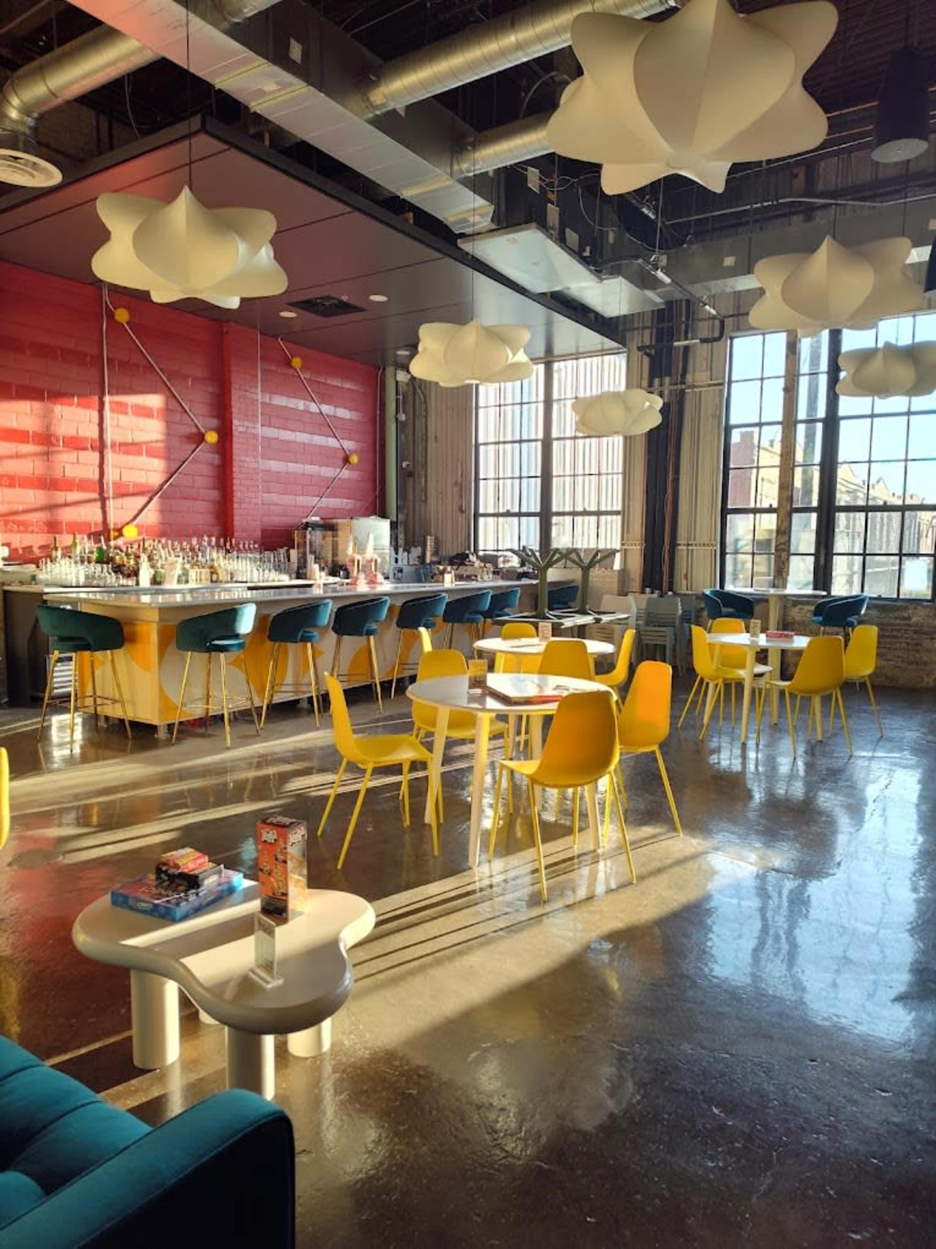 Charming Beverage Bar in Historic Building with Patio Seating Image in Greater Eastwood, Houston, TX