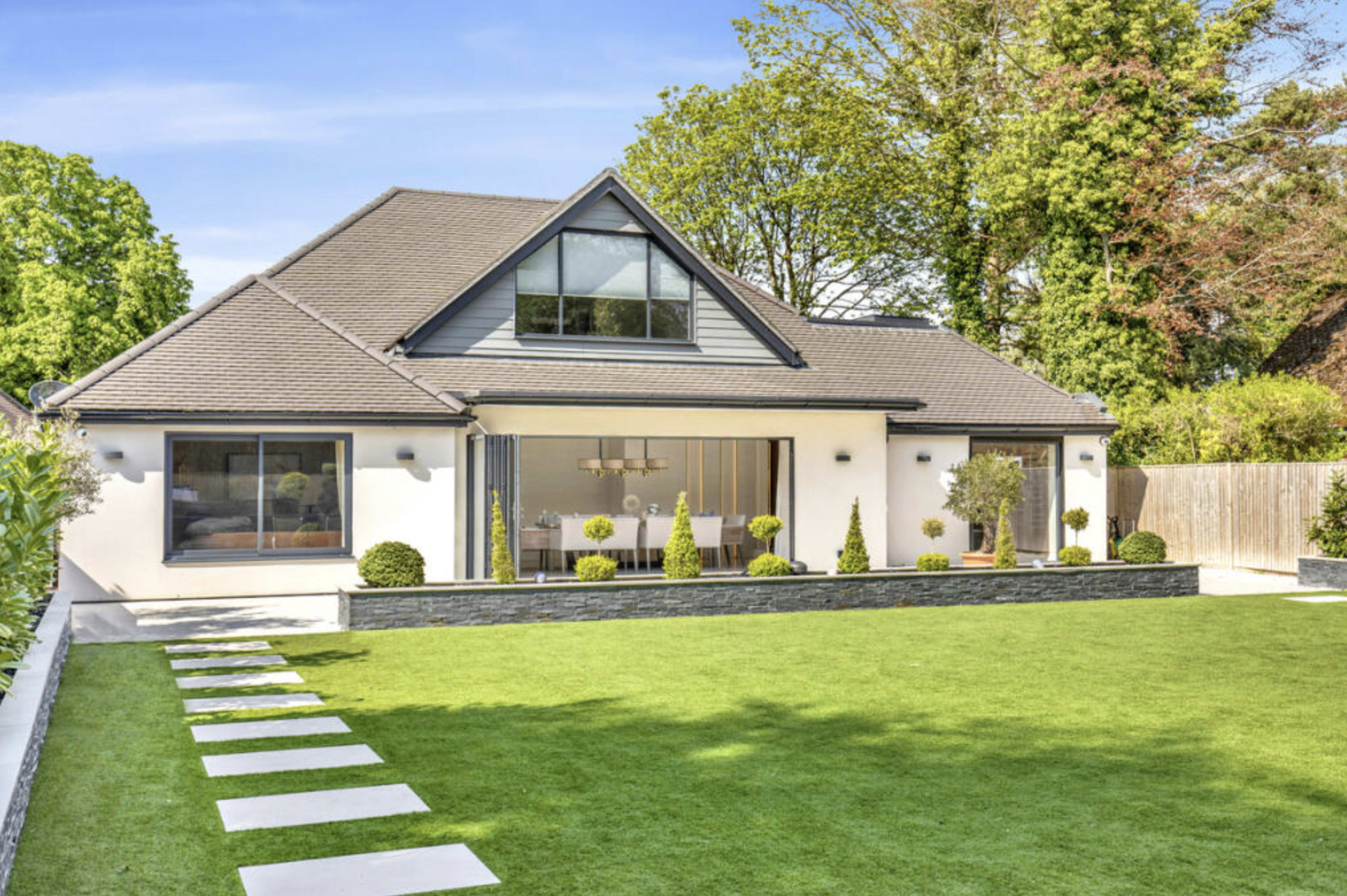 Modern, Light, Open Plan House with Designer Kitchen Image in Banstead, Banstead, ENG