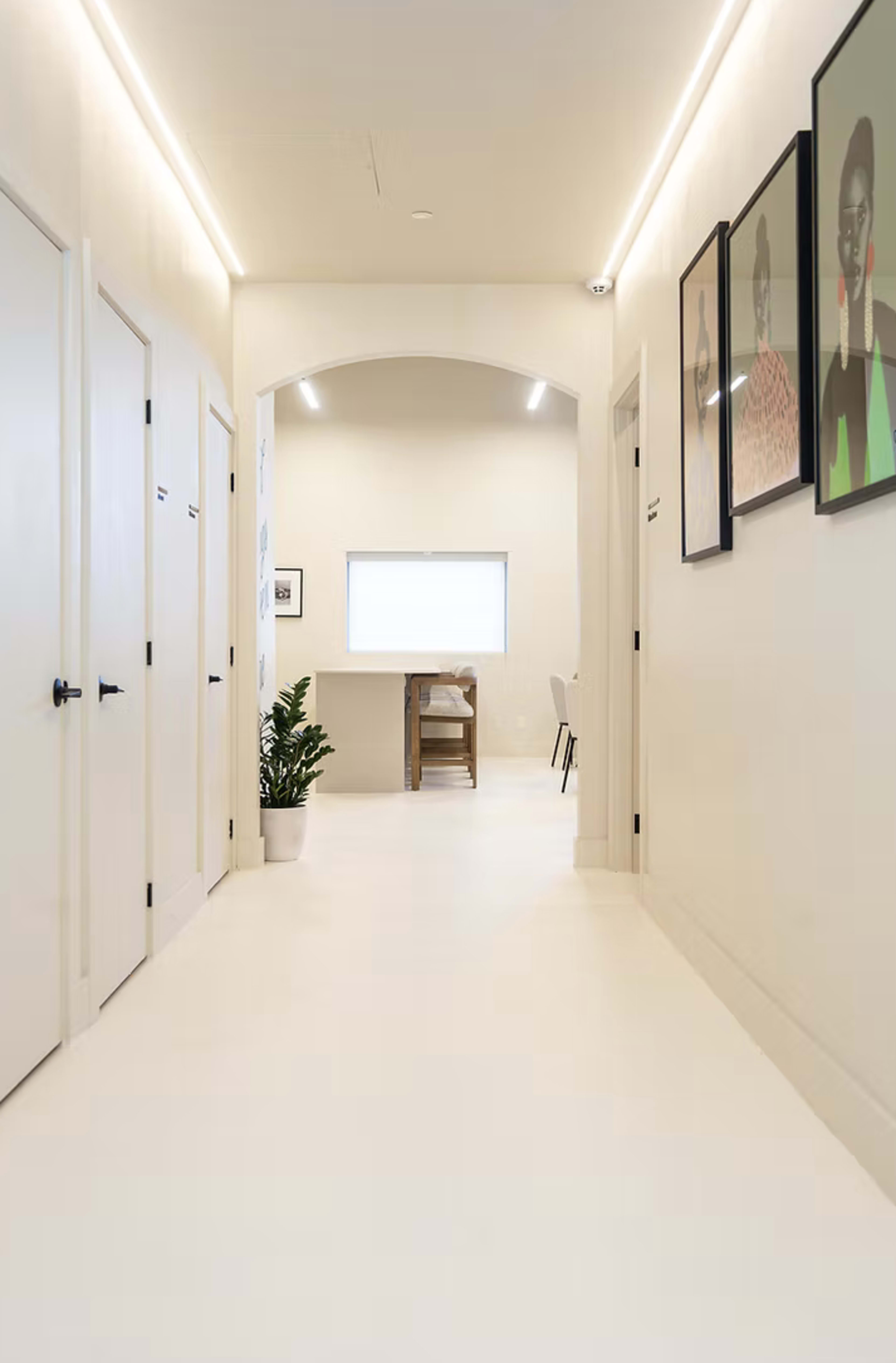 Private 1–6 Person Boardroom | Executive Meetings & Presentations Image in Clairville, Etobicoke, ON