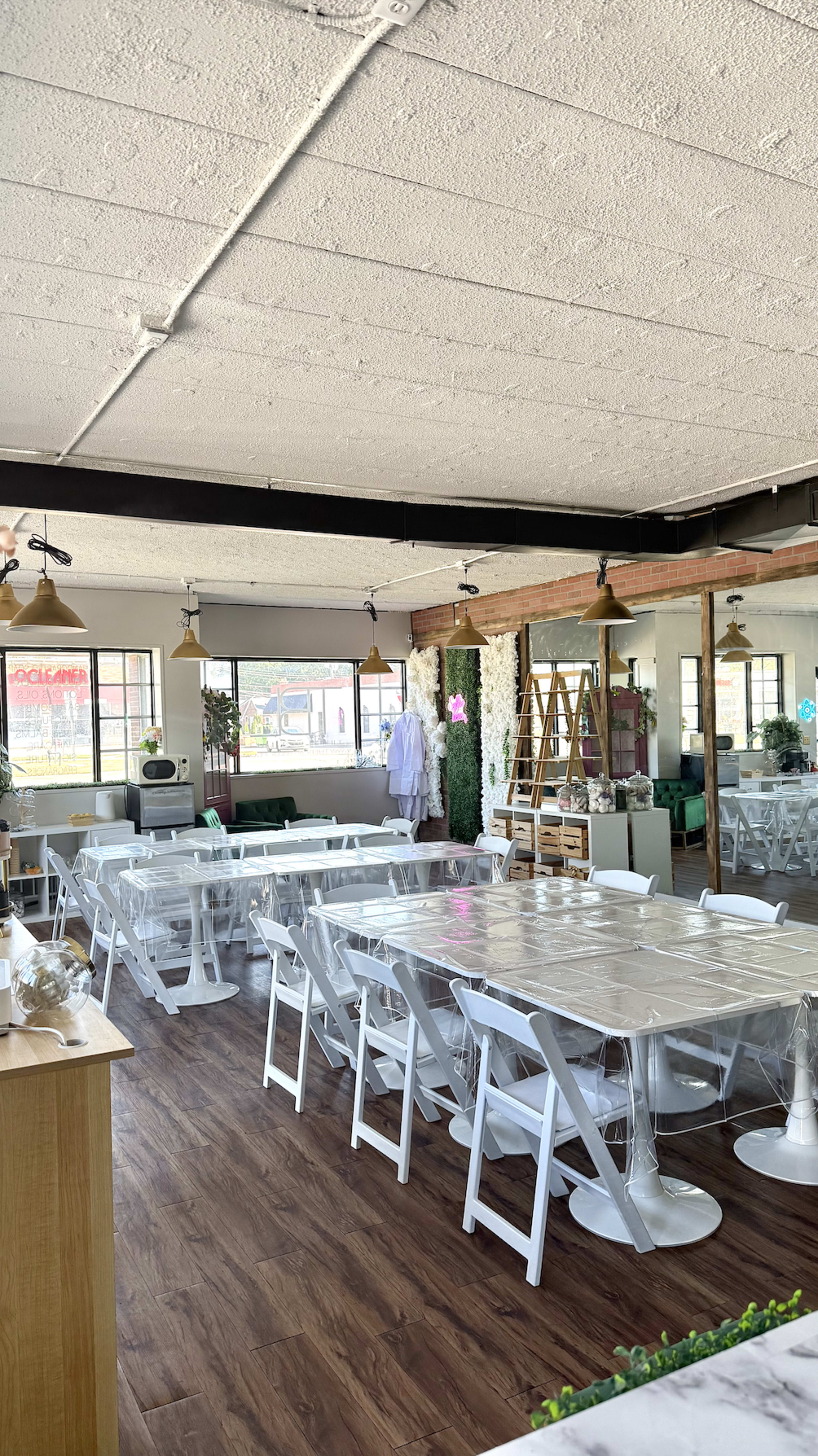 Intimate Classy Creative Masterclass/YouTube Flex Space Image in Grosse Pointe Woods, Grosse Pointe Woods, MI