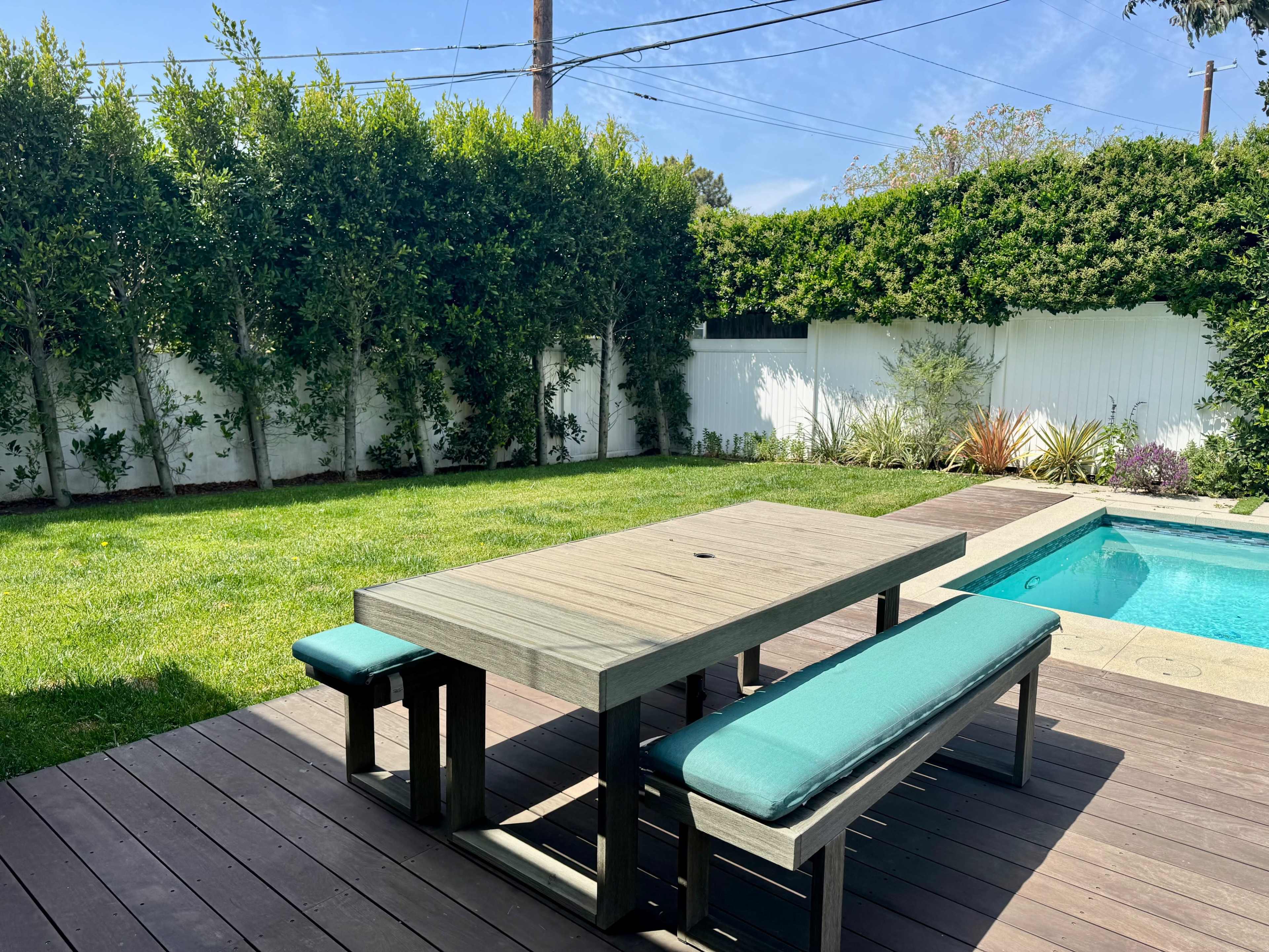 Modern Los Angeles Home with Rooftop Deck and Pool Image in Beverlywood, Los Angeles, CA