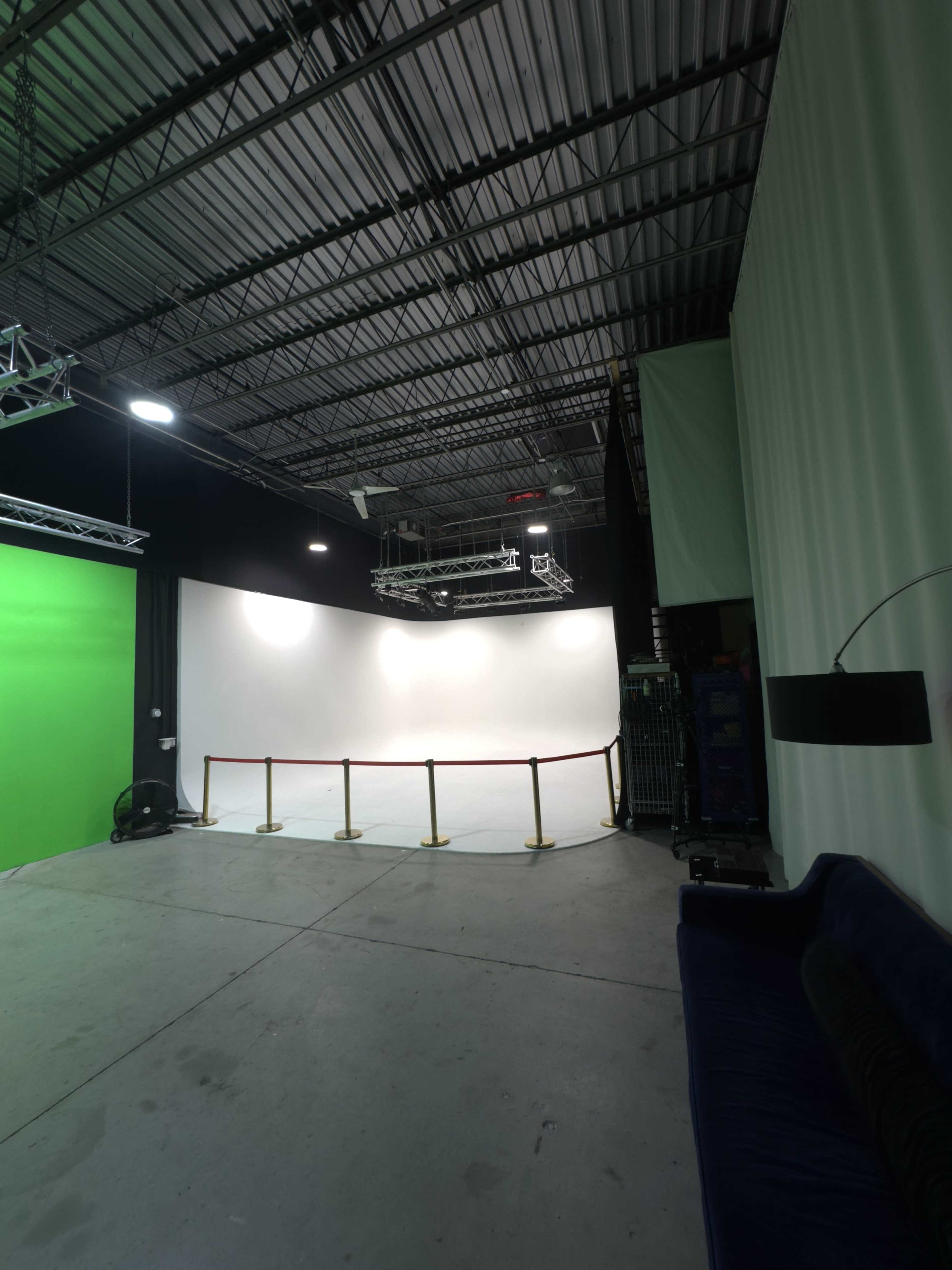 Big Cyclorama with RGB Color LED Green Screen Wall Spacious Photo/Video Studio Car Accessible Image in Carlstadt, Carlstadt, NJ