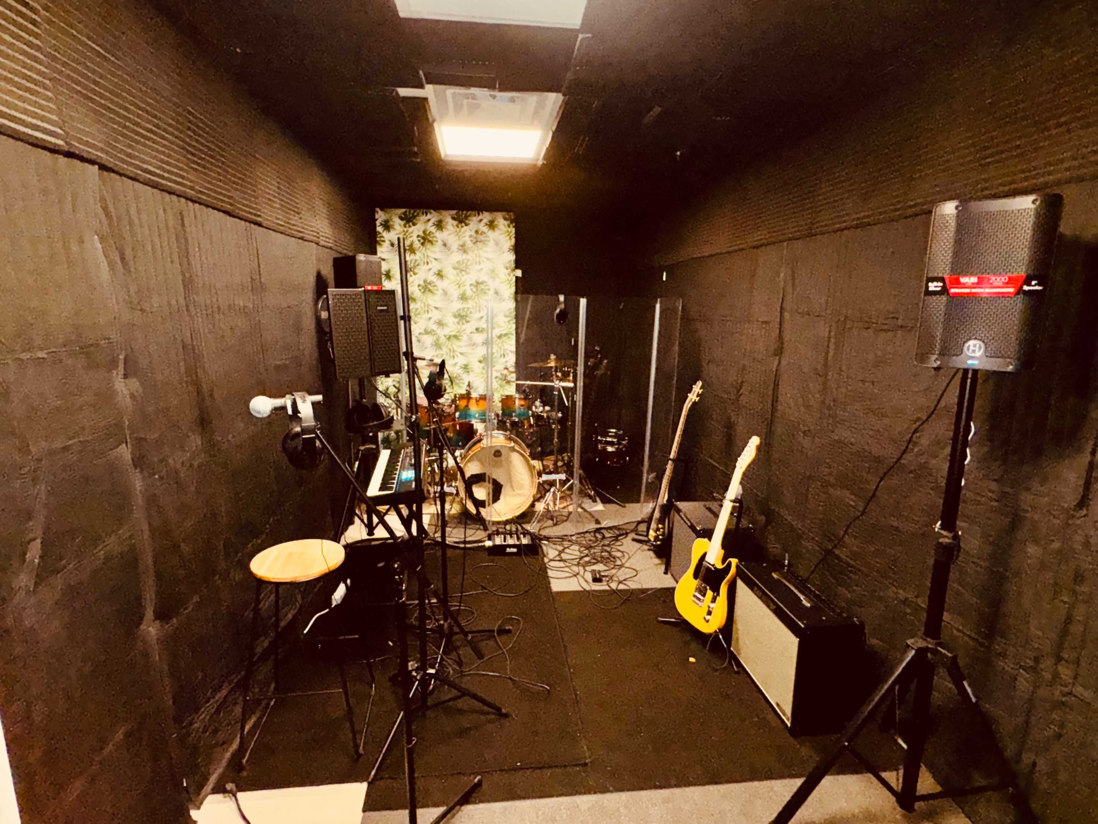 Spacious Music Studio Near O’Hare Airport – Perfect for Live Recording and band Rehearsals" Image in Leyden Township, SCHILLER PARK, IL