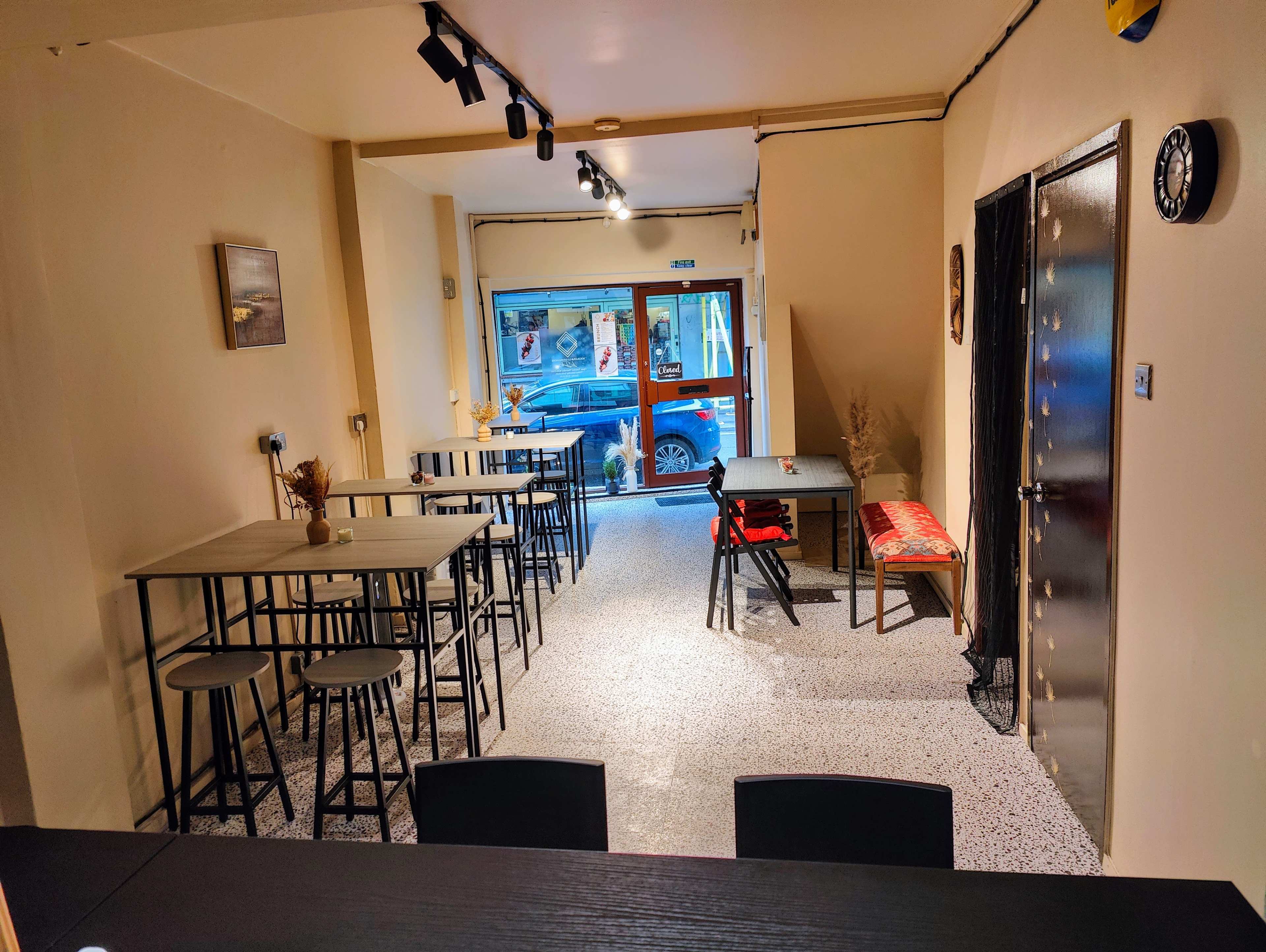 Cosy Little Café Image in London, London, ENG