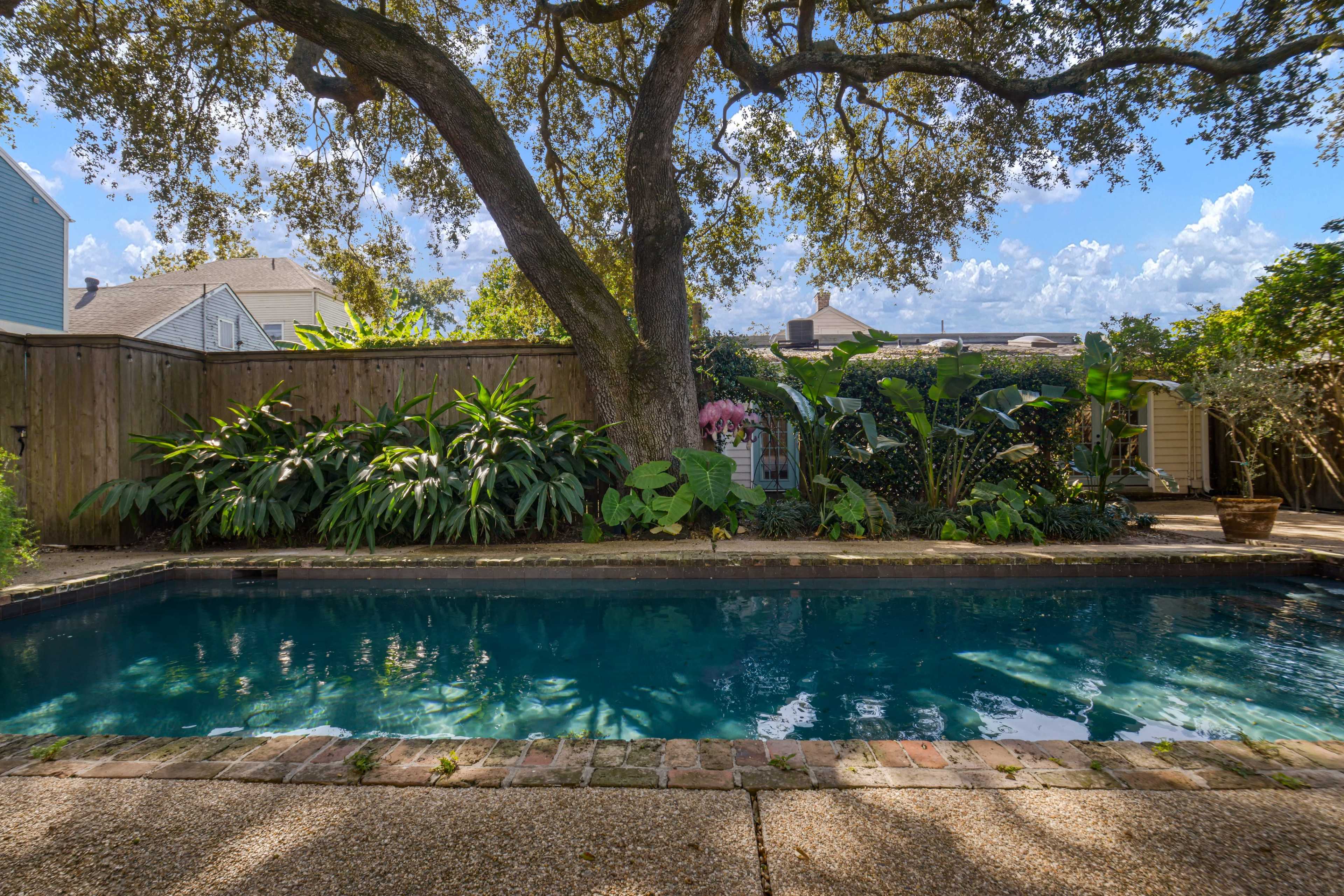 Monet des Chênes – Historic Greek Revival Oasis in the Irish Channel Image in East Riverside, New Orleans, LA