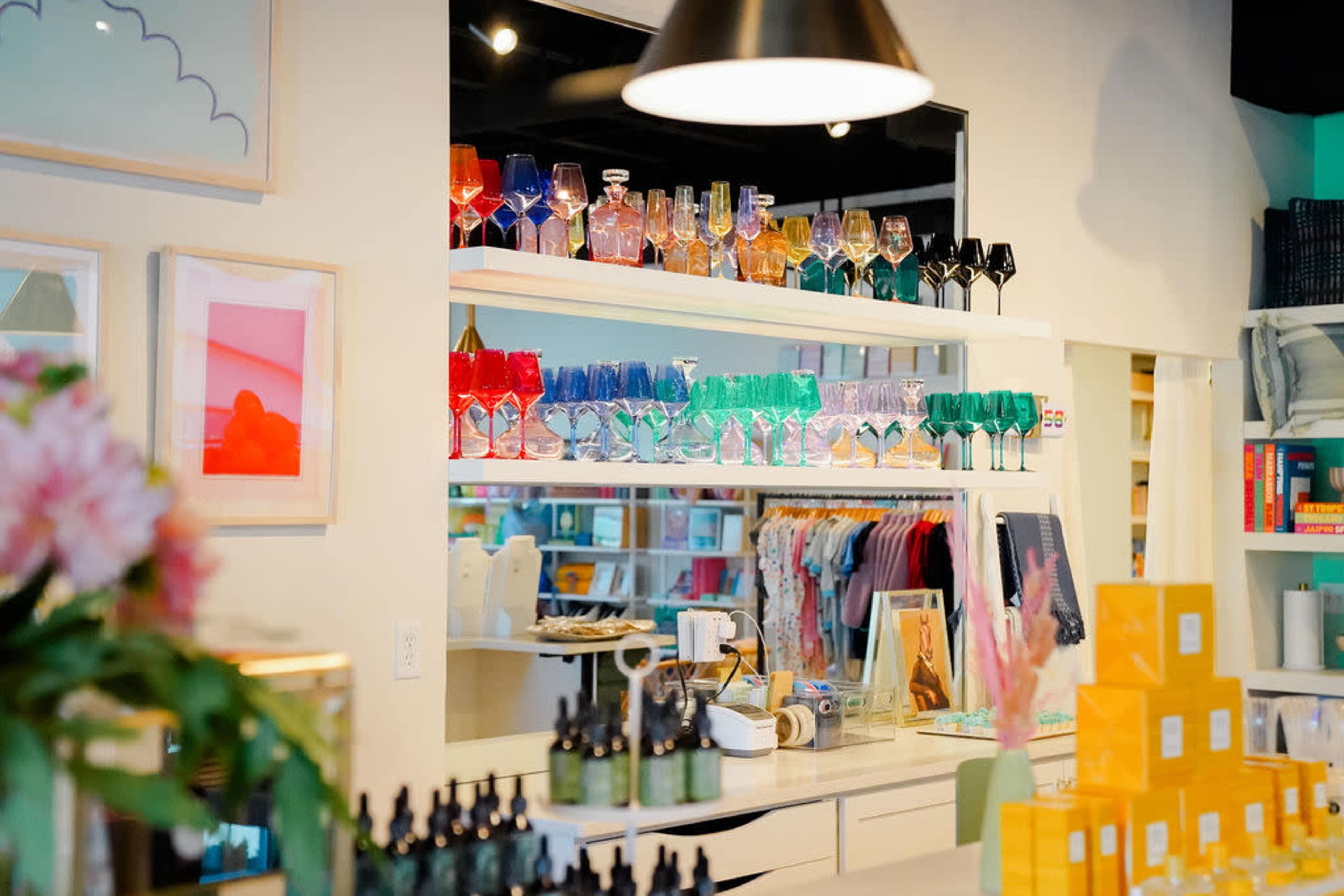 Lyndon Store with Tons of Natural Light and Bright, Chic Design Image in Lyndon, LOUISVILLE, KY