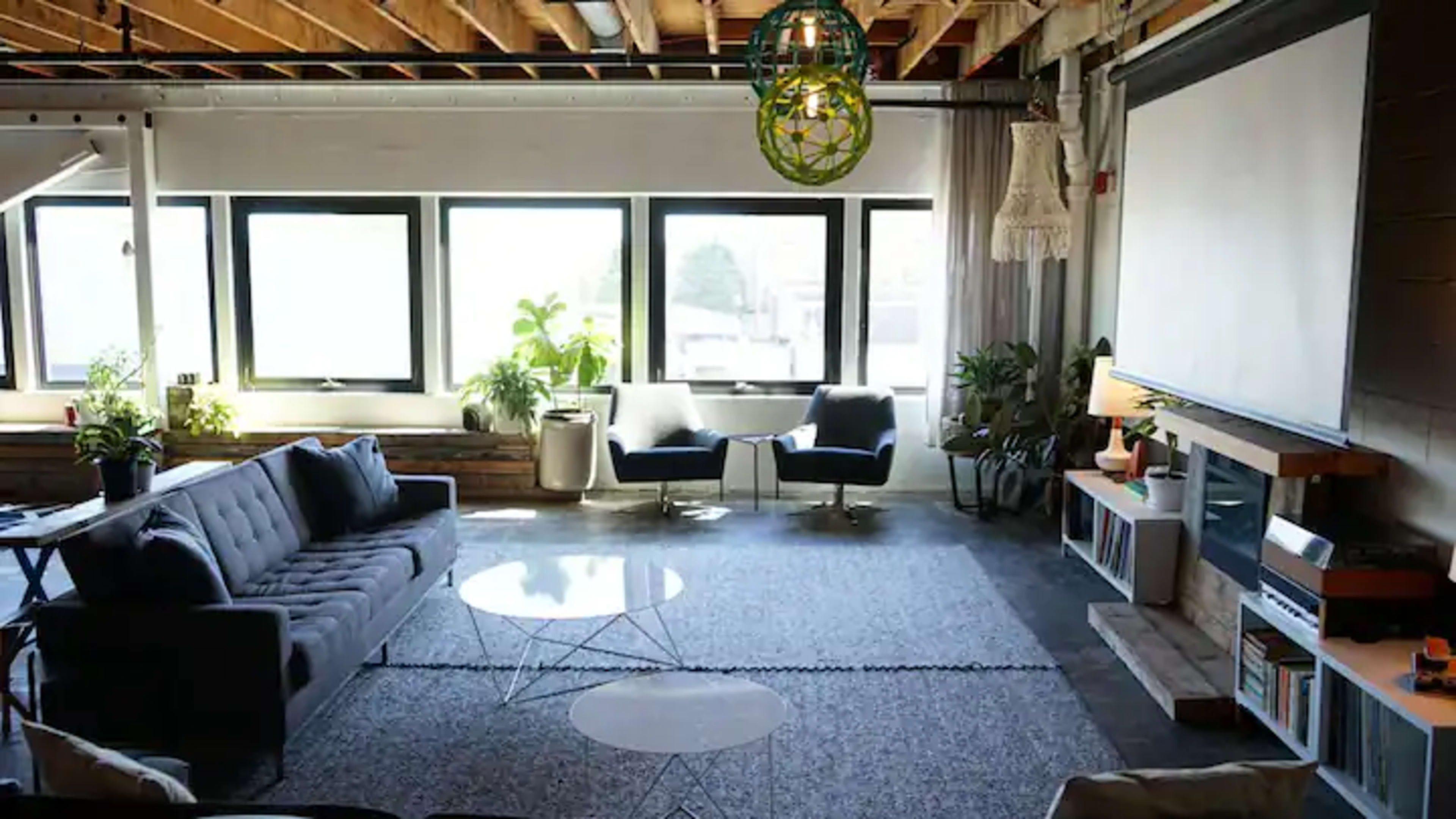 Modern Loft in Central SE PDX Image in Southeast Portland, Portland, OR