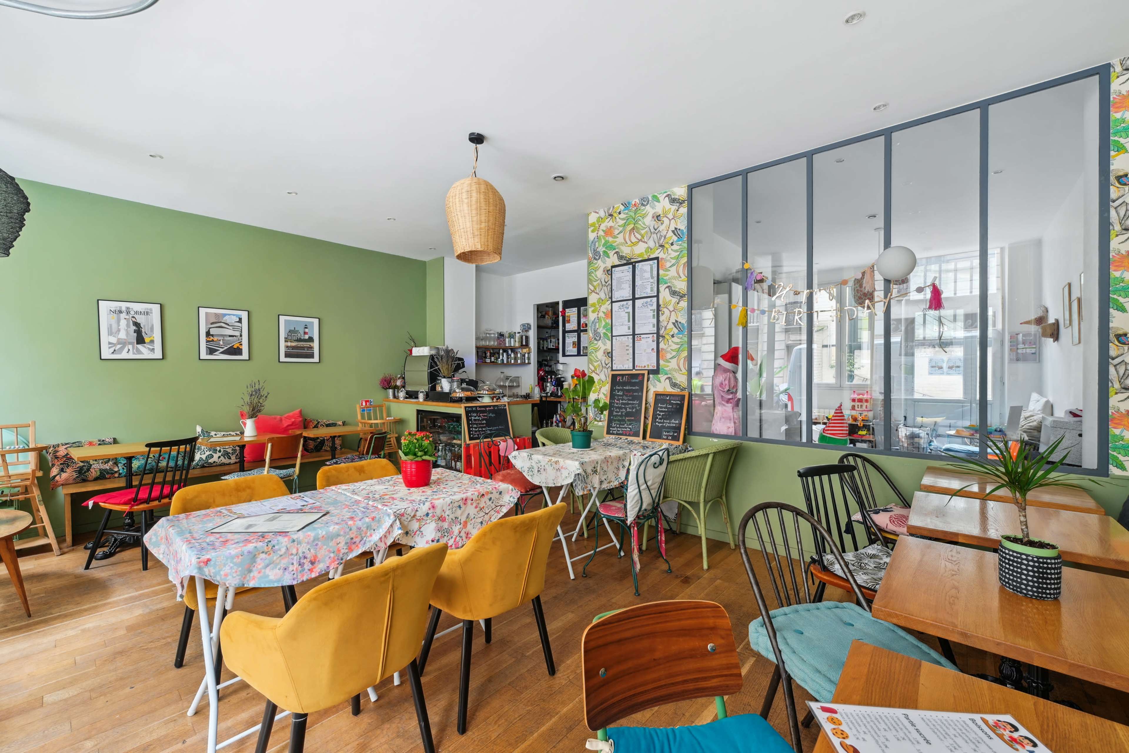 Coffee Shop cosy à privatiser dans le 18ème arrondissement de Paris Image in Grandes-Carrières, Paris