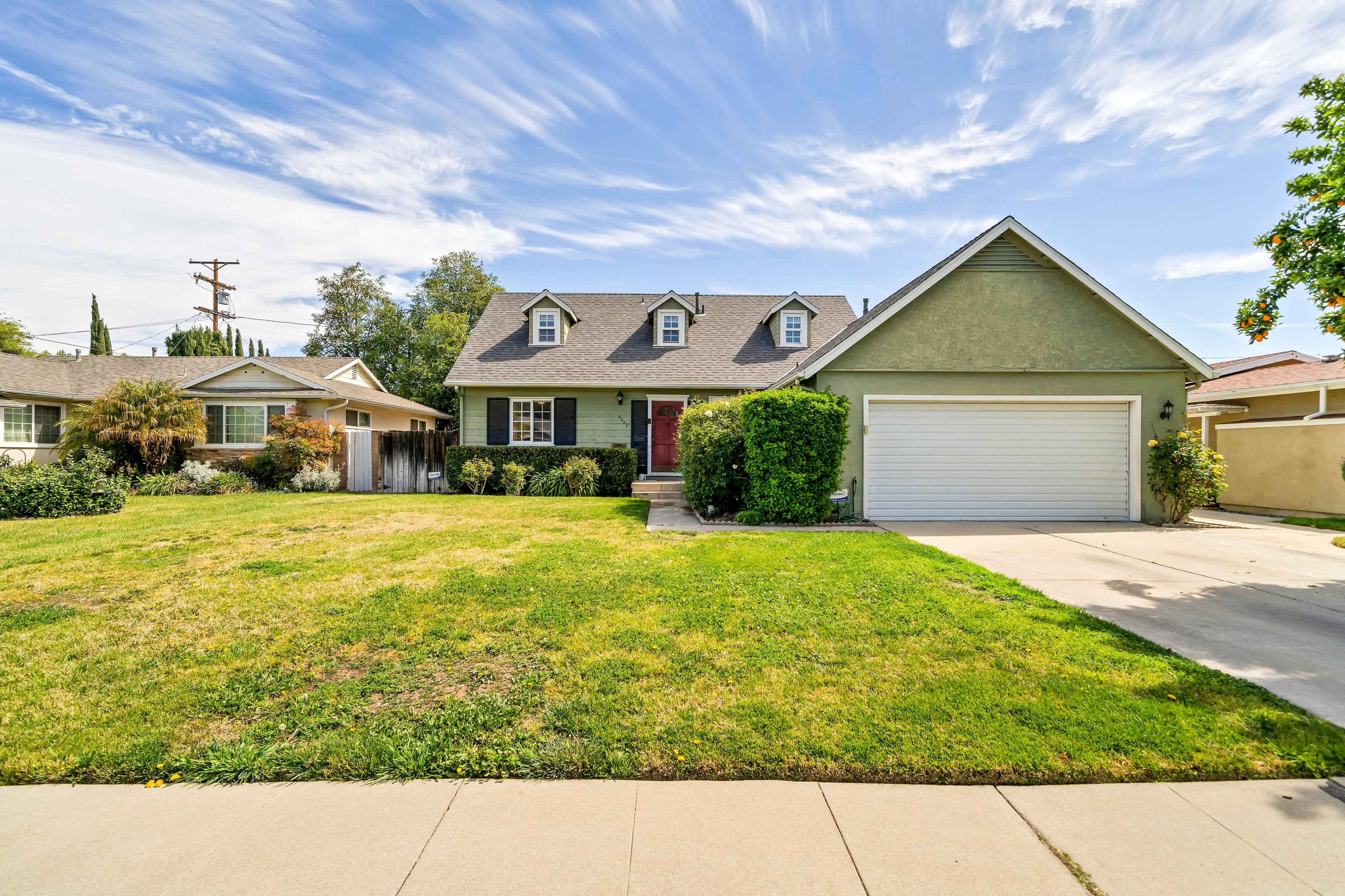 CLASSIC SUBURBAN AMERICANA: A PICTURE-PERFECT FILM HOME Image in West Hills, West Hills, CA