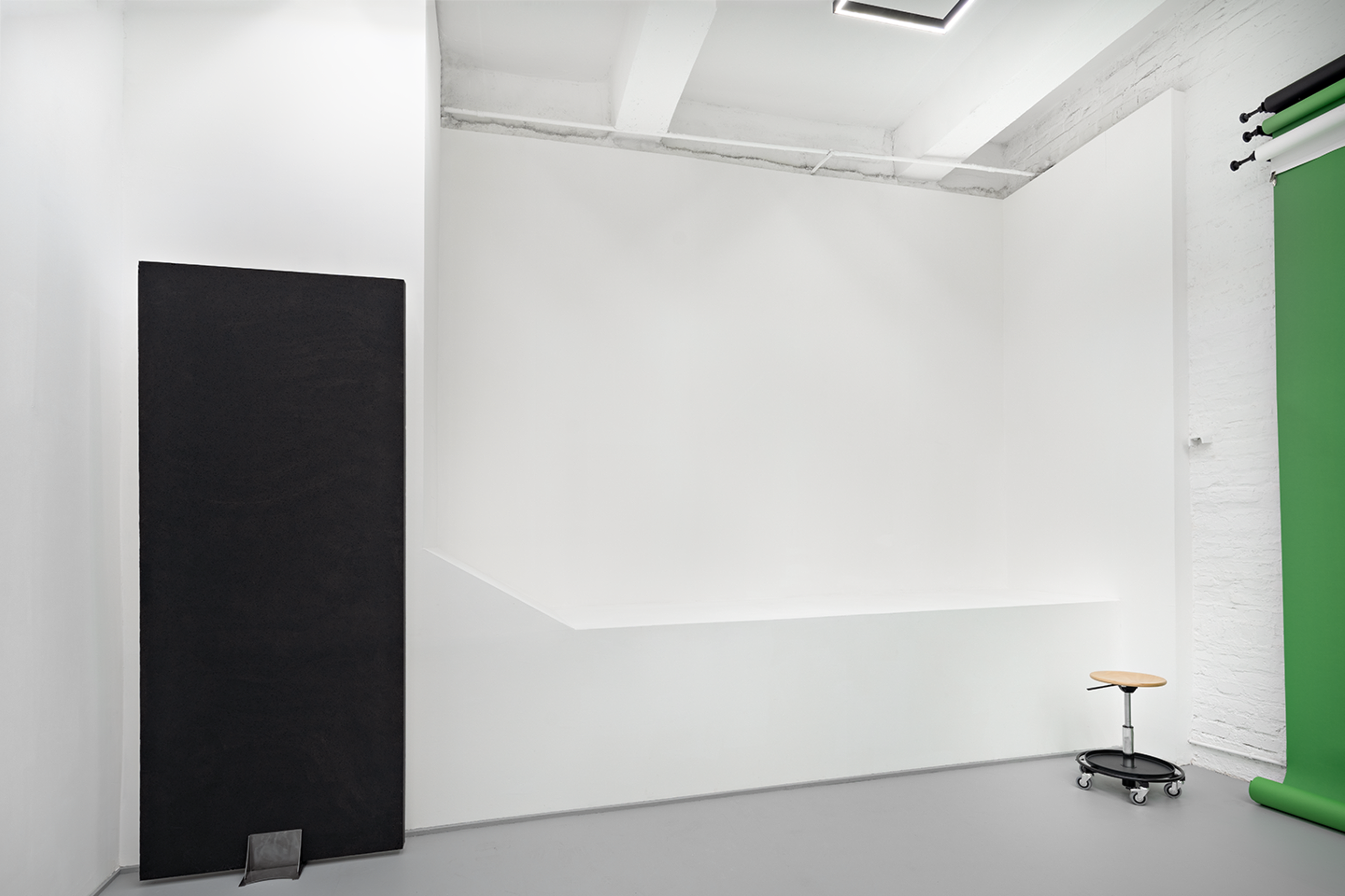 Kunstlichtstudio mit 4,5m Deckenhöhe in Köln Image in Bayenthal, Köln