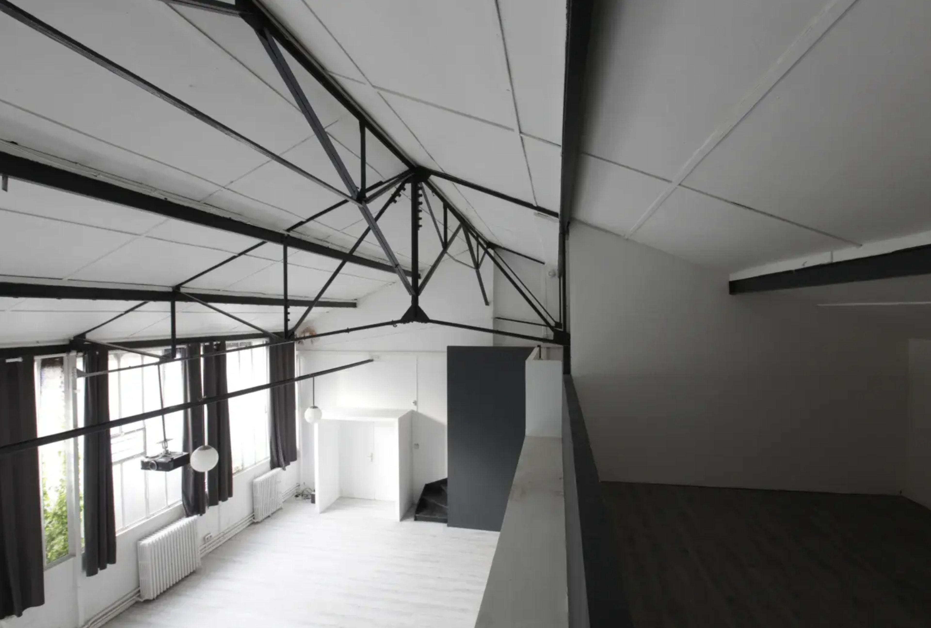 Loft d’Artiste Industriel de 250 m² – Un Écrin Unique pour Vos Projets Image dans , Montreuil, 