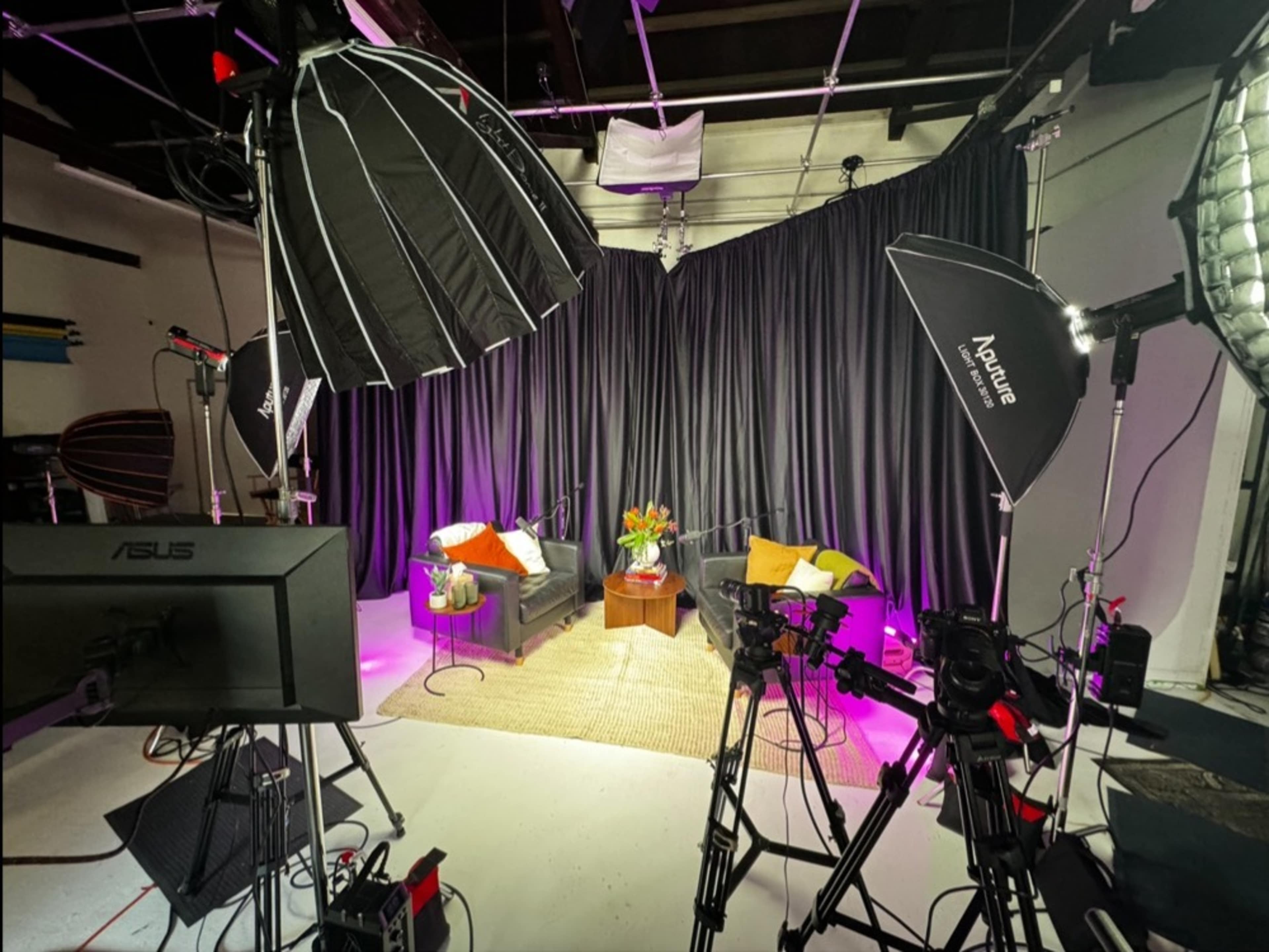 Full Aputure lighting kit w/ iPad