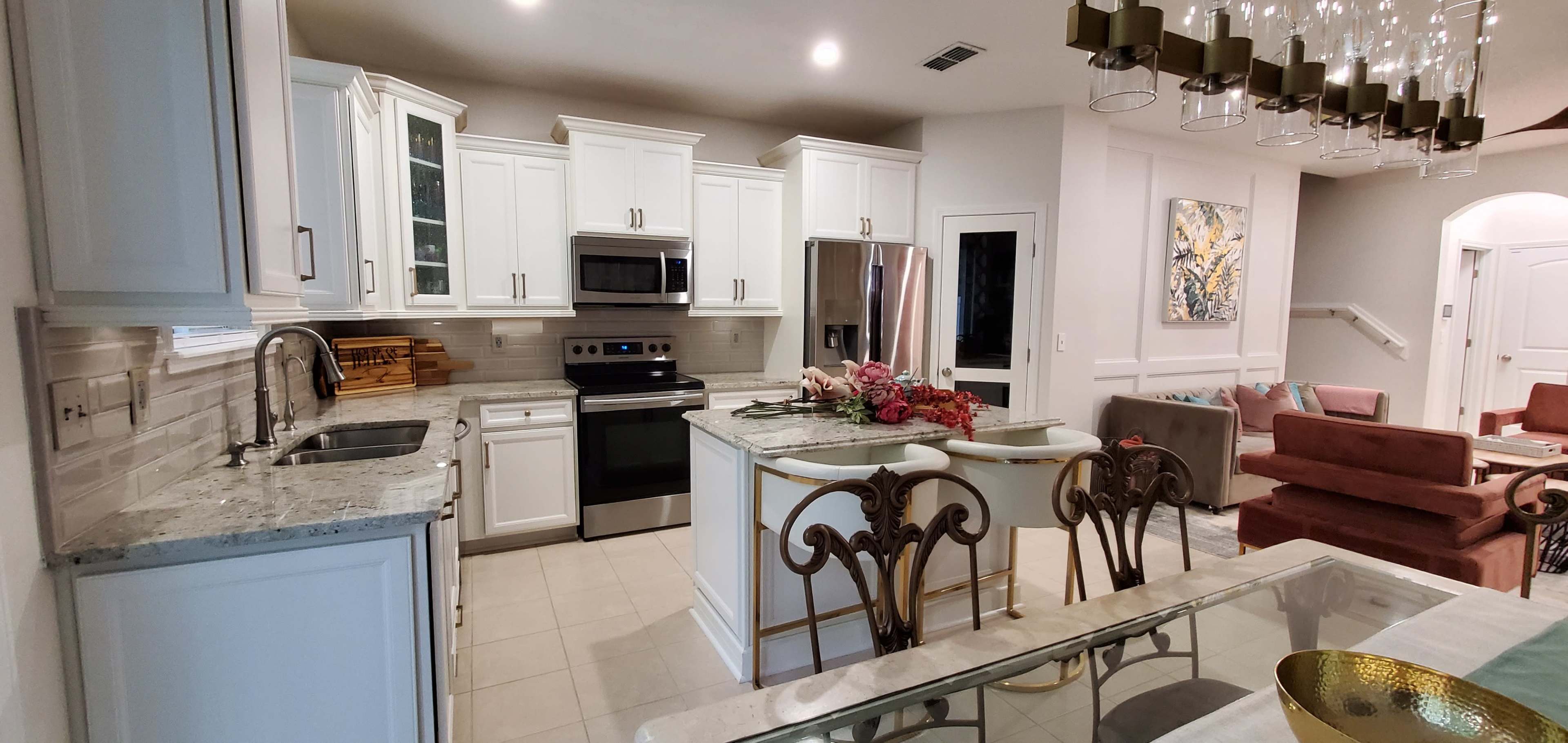 Contemporary Townhouse with Renovated Spaces – Perfect for Your Next Intimate Event! Image in Highlands, Jacksonville, FL