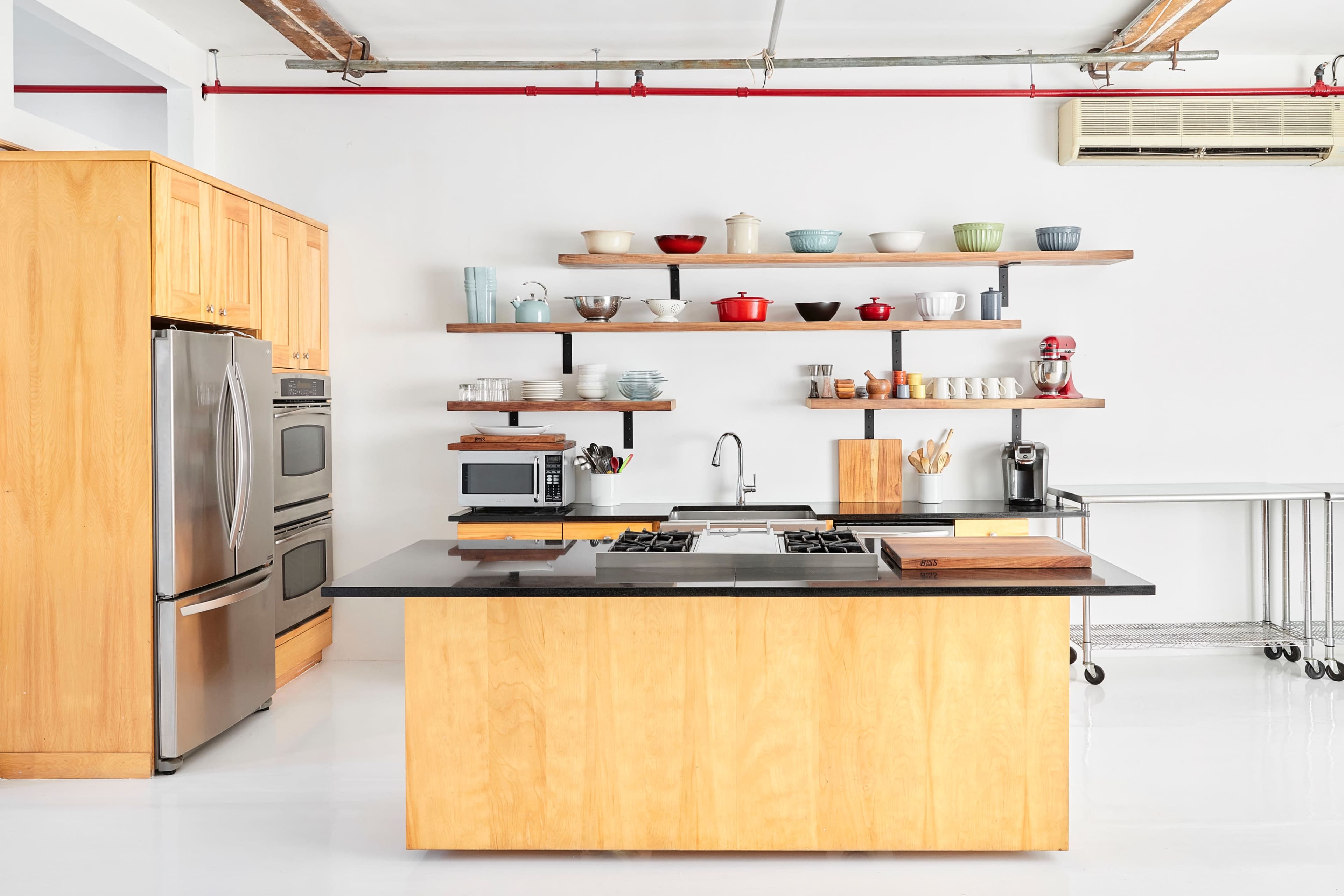 5th Avenue Studio with Pristine Shoot-in Kitchen and Bathroom Sets Image in Greenwich Village, New York, NY