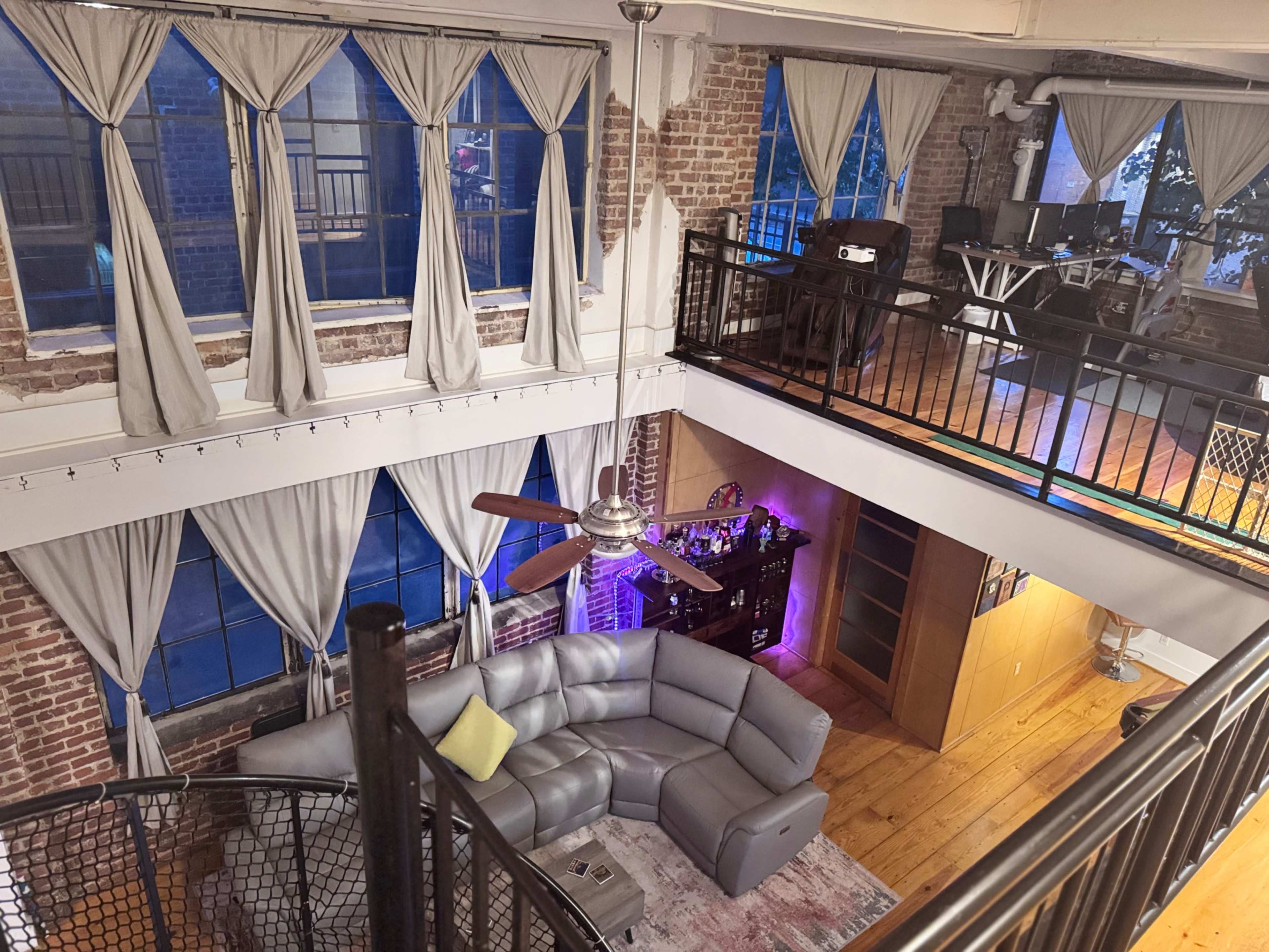 Two Story Downtown Historical District Loft (Castleberry Hill) with Natural sunlight Image in Downtown Atlanta, Atlanta, GA