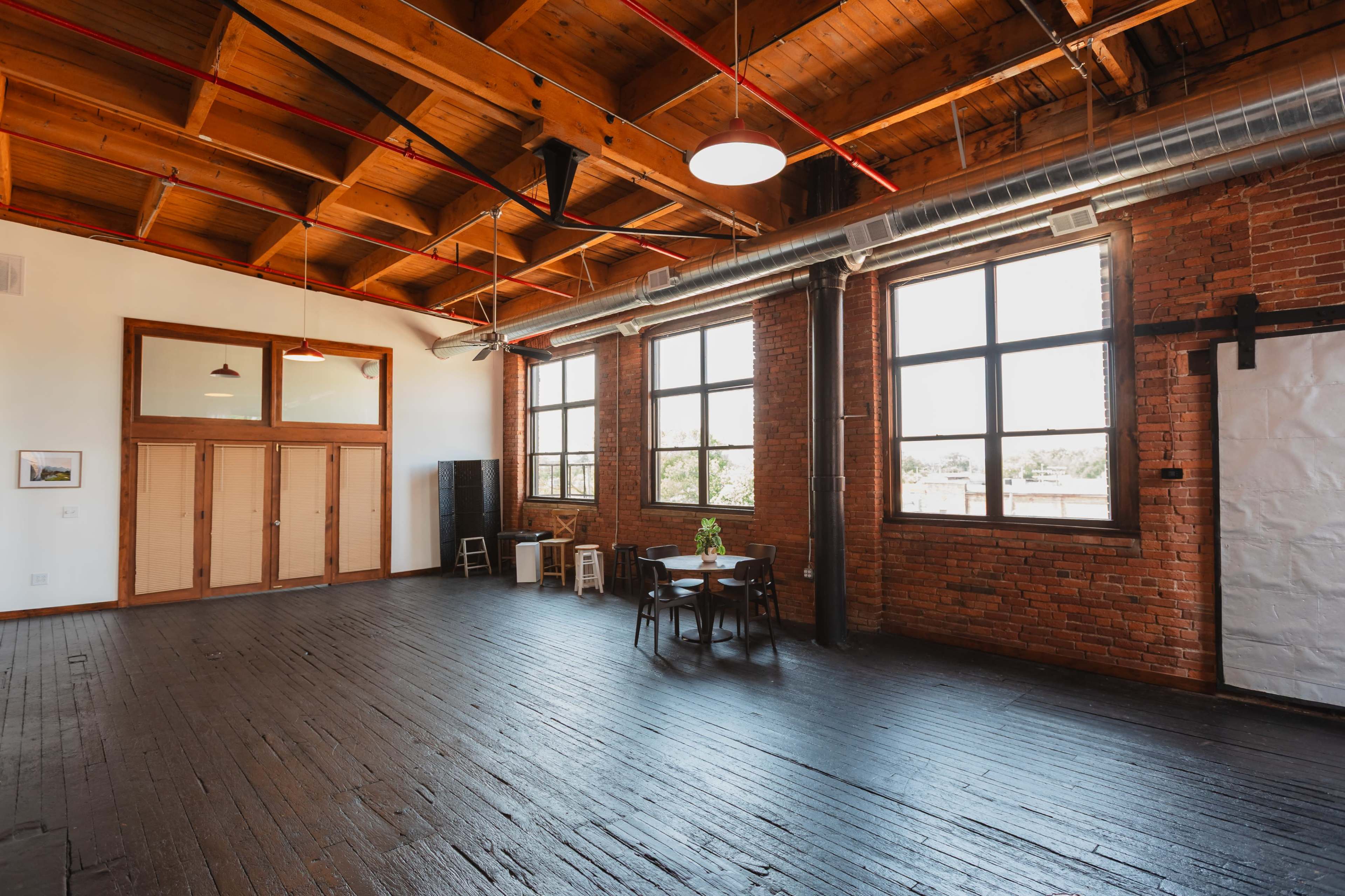 Cleveland’s Rustic Natural Light Studio Image in Clark - Fulton, Cleveland, OH