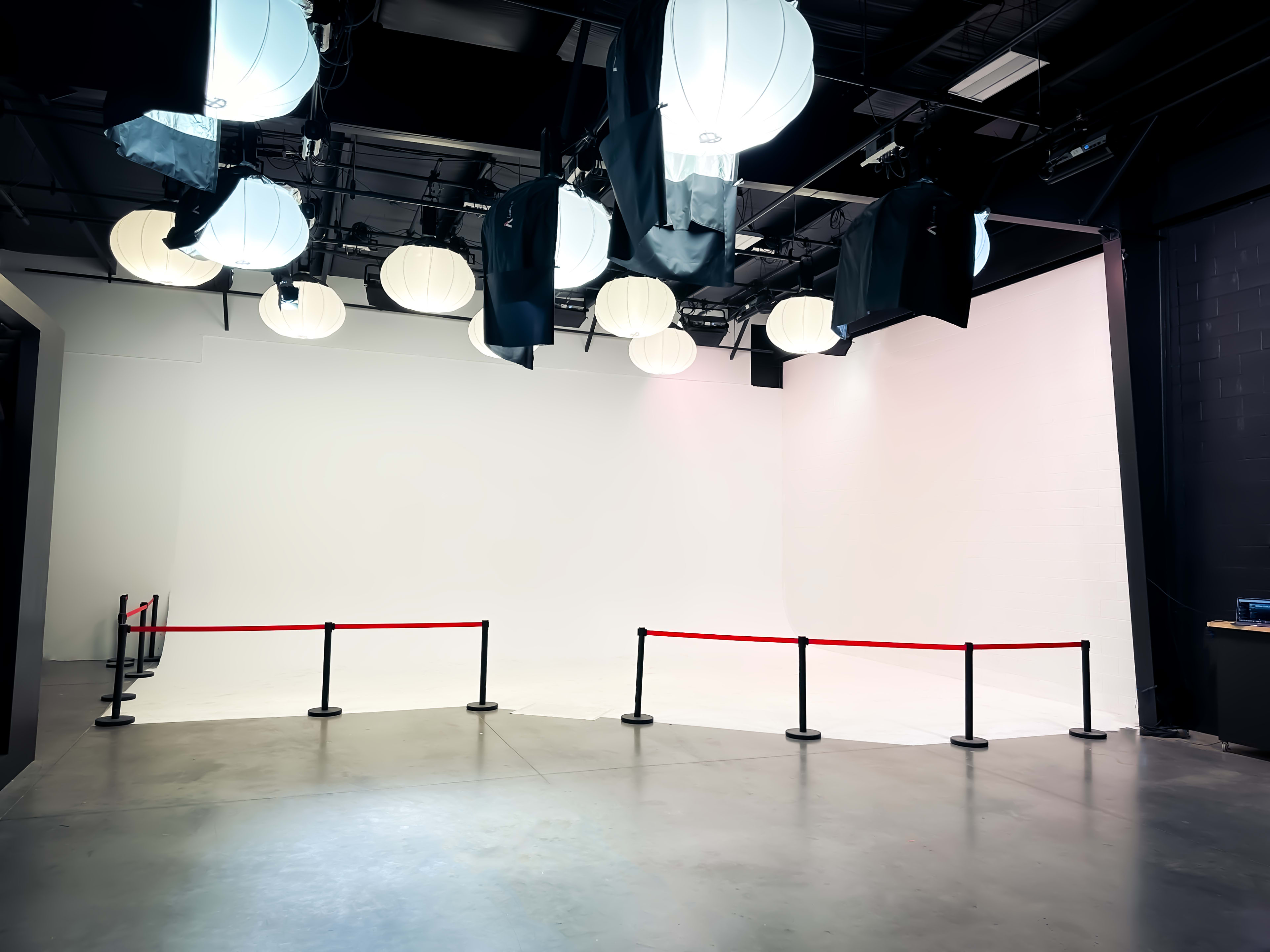LED Wall Studio Space - Cyc Wall, Gear, and Paper backdrop’s. Image in Lehi, Lehi, UT