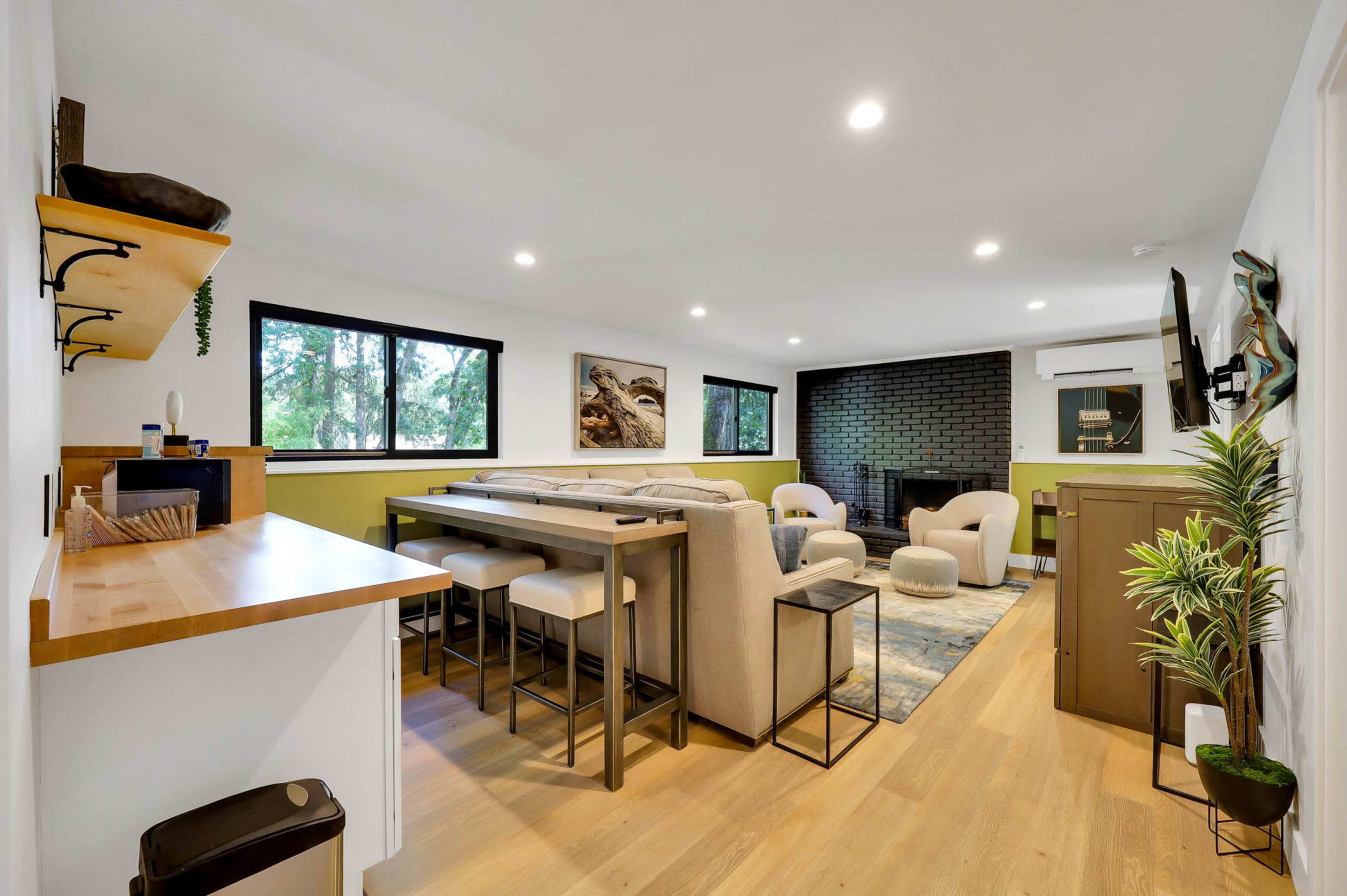 Luxury home for content creation Image in Friendly, Eugene, OR