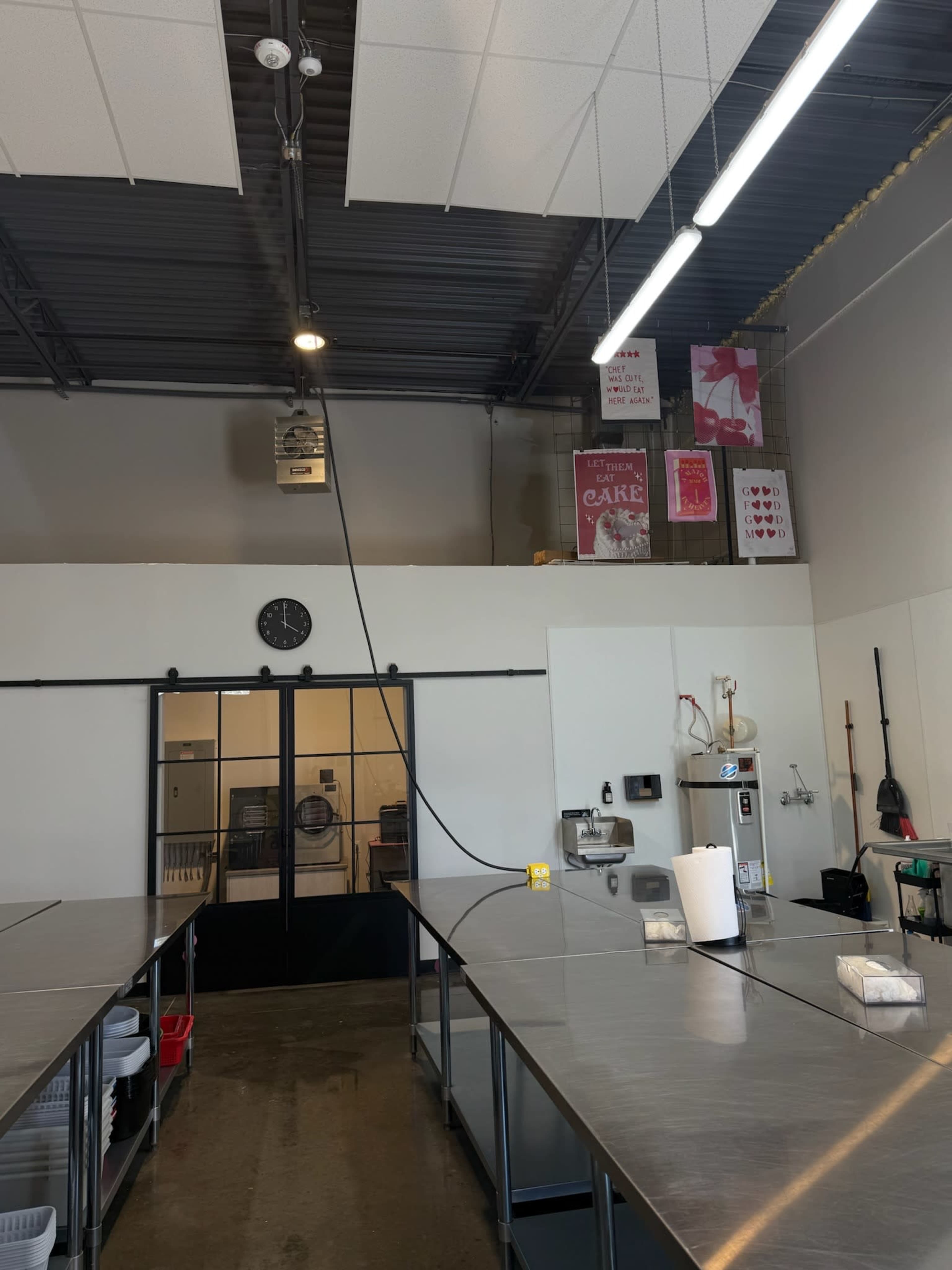 Commercial prep kitchen with lots or workspace! Image in Springville, Springville, UT