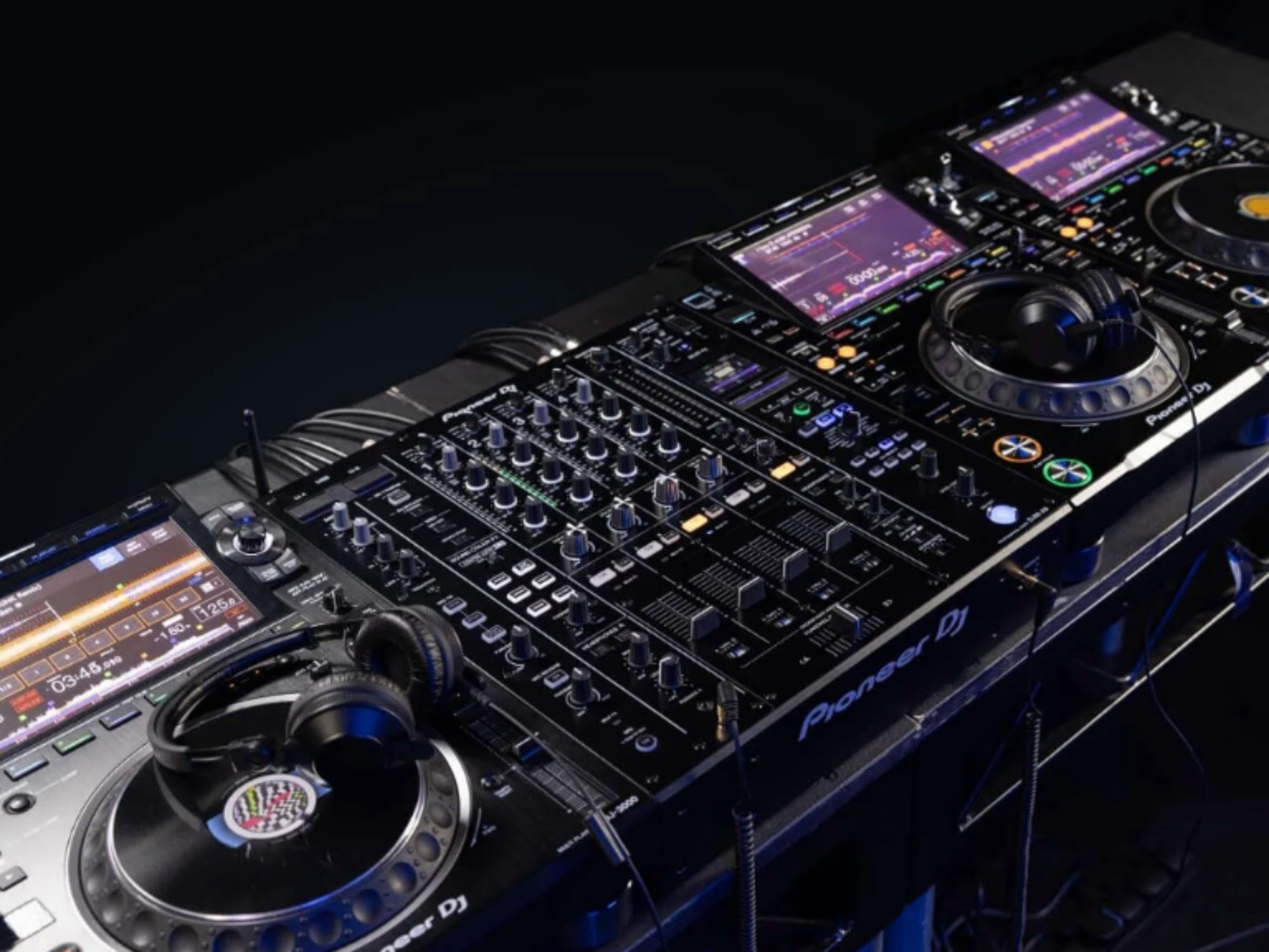 CDJ 3000s