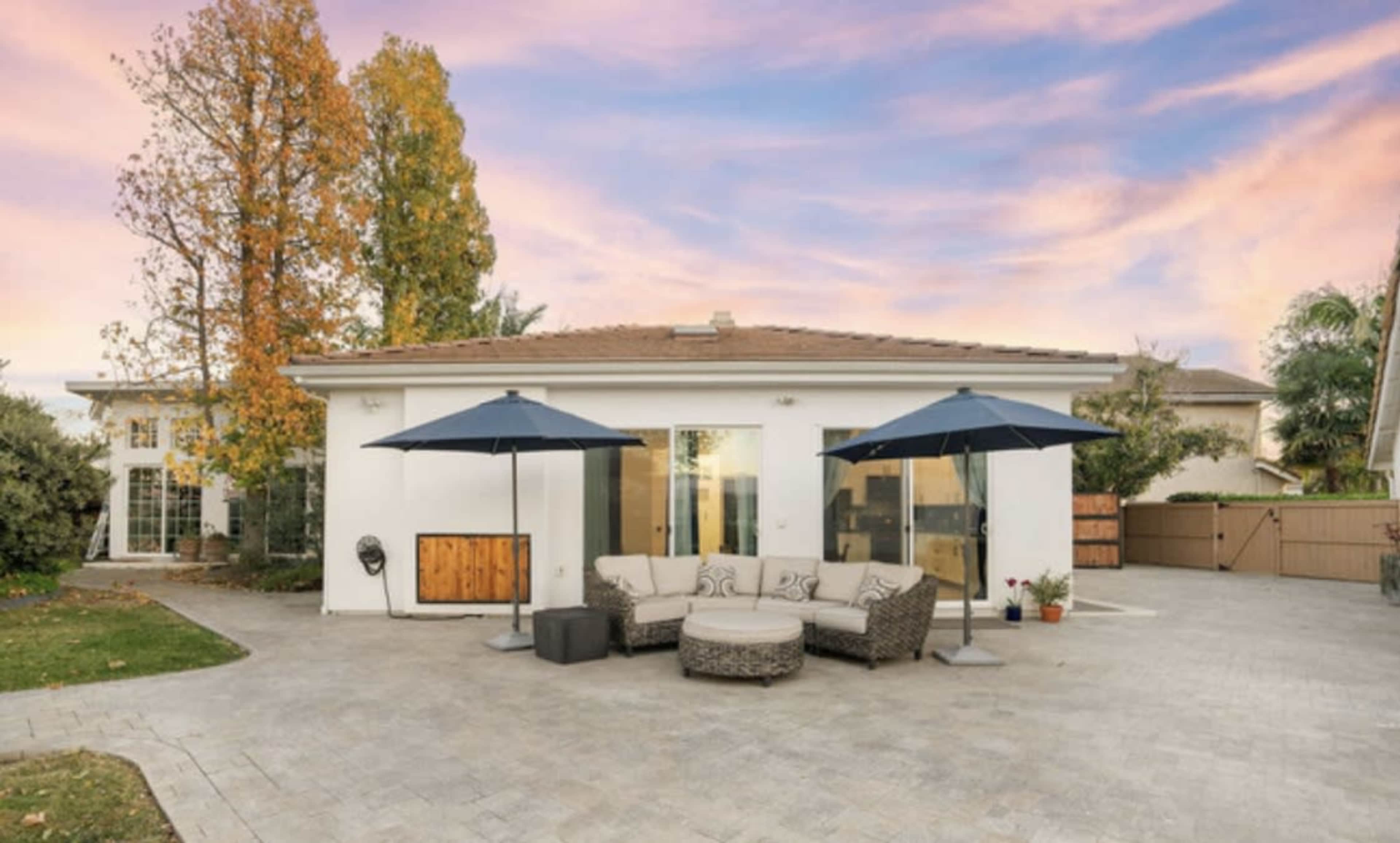 Private and Picturesque Botanical Photo Shoot Location Image in Moorpark, Moorpark, CA