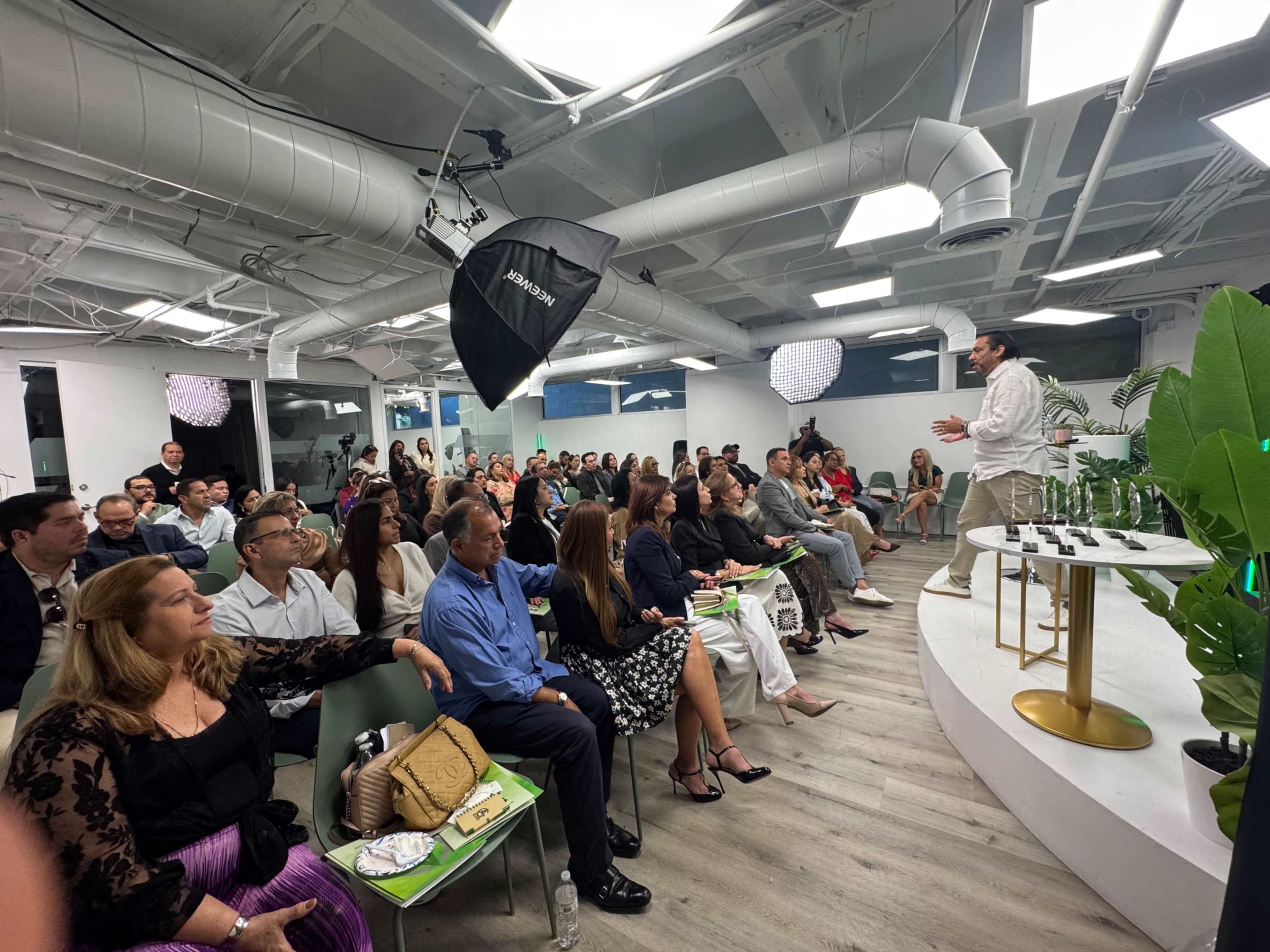 ON STAGE Spotlight: The Ultimate Live Event Experience (FULL VIDEO + AUDIO PACKAGE) Image in Miami, Miami, FL