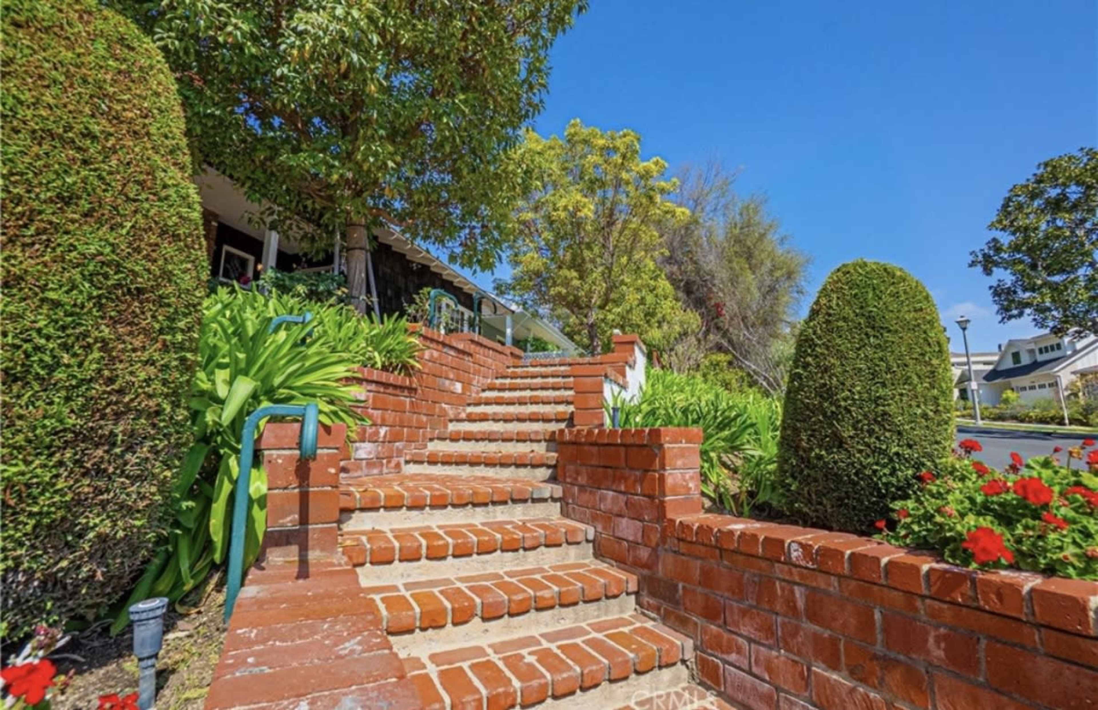 Coastal California Craftsman with Pool Image in Alamitos Heights, LONG BEACH, CA