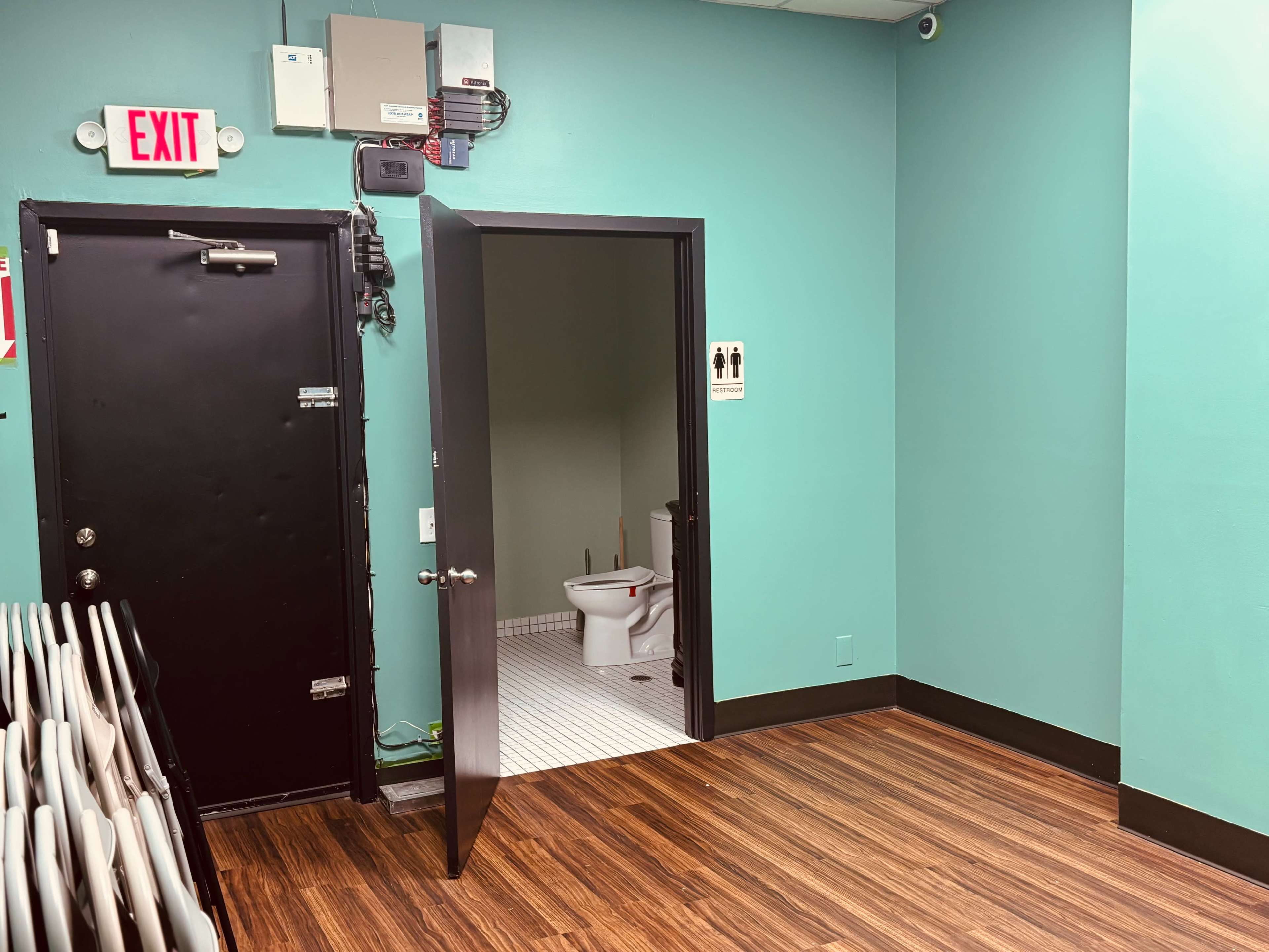 Modern, Adaptable Venue for Any Occasion Image in Lake View, Chicago, IL