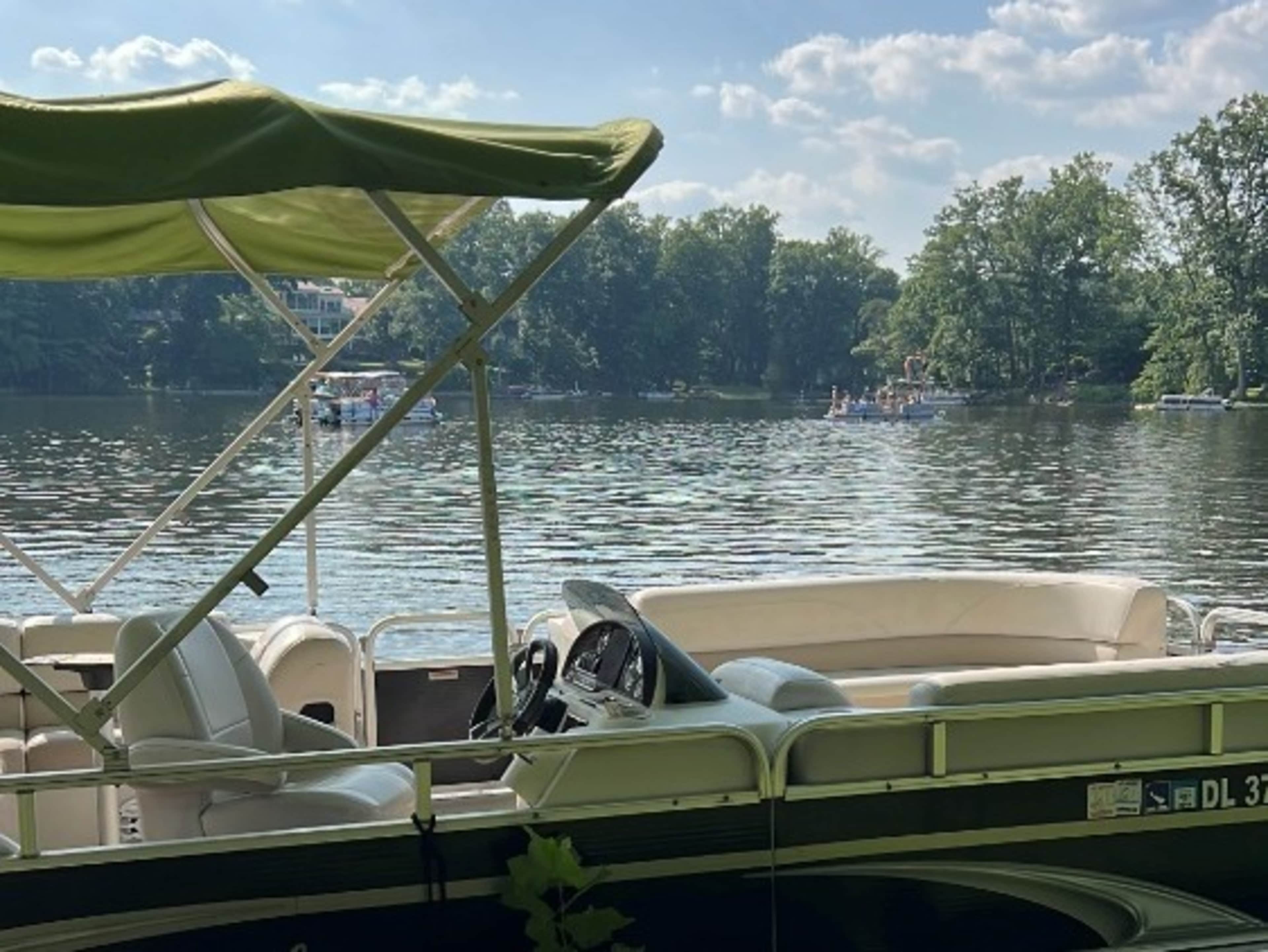 24Ft avalon Pontoon boat with captain