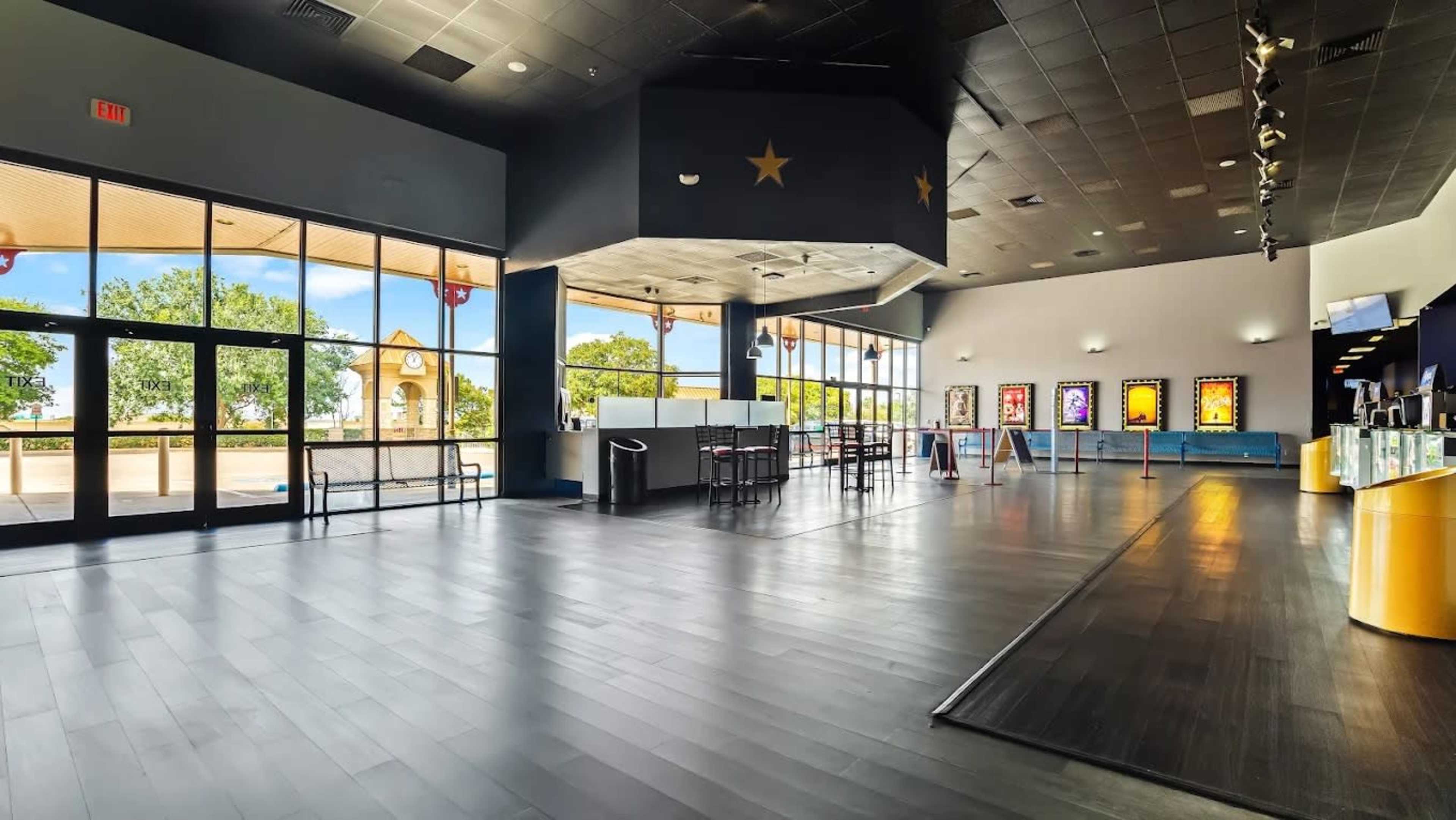 Private Movie Theater Image in Lake Worth, Fort Worth, TX