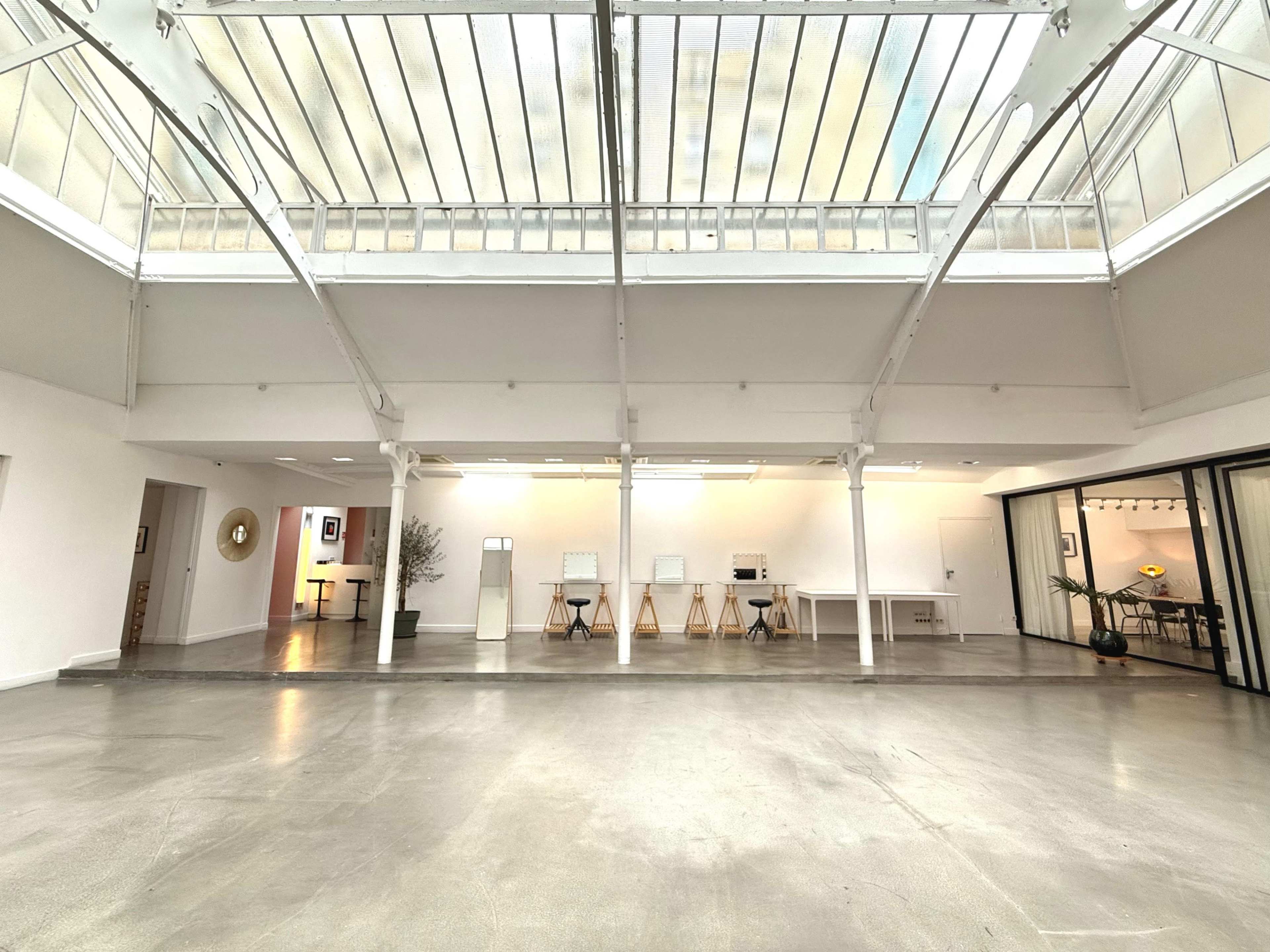 ESPACE ATYPIQUE EN PLEIN COEUR DU MARAIS Image in Saint-Merri, paris, 