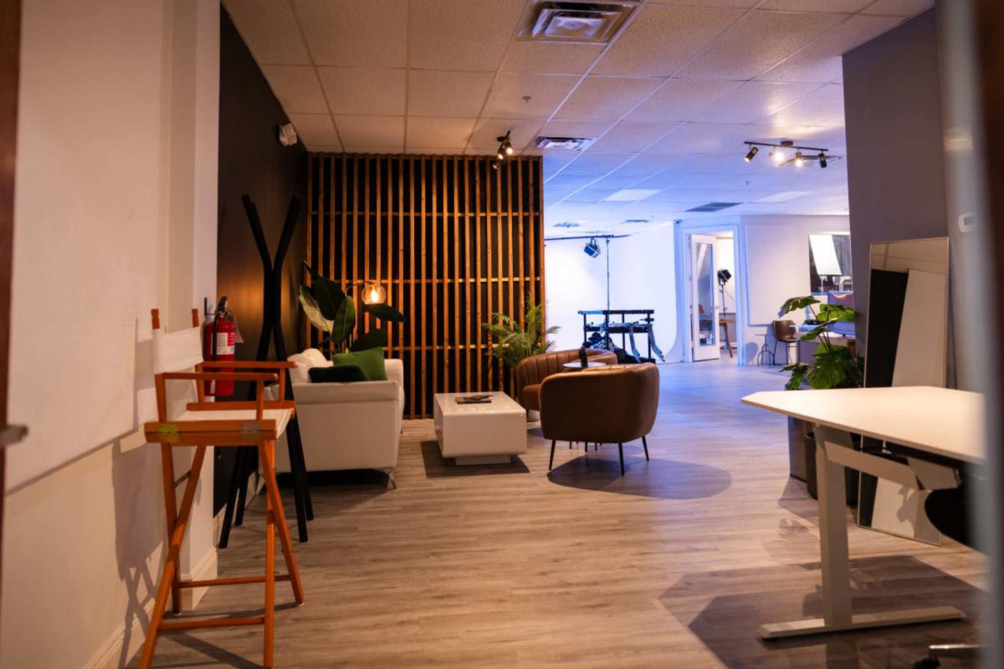 Clermont Video/Photography Studio With Full Lighting Package Image in Clermont, Clermont, FL