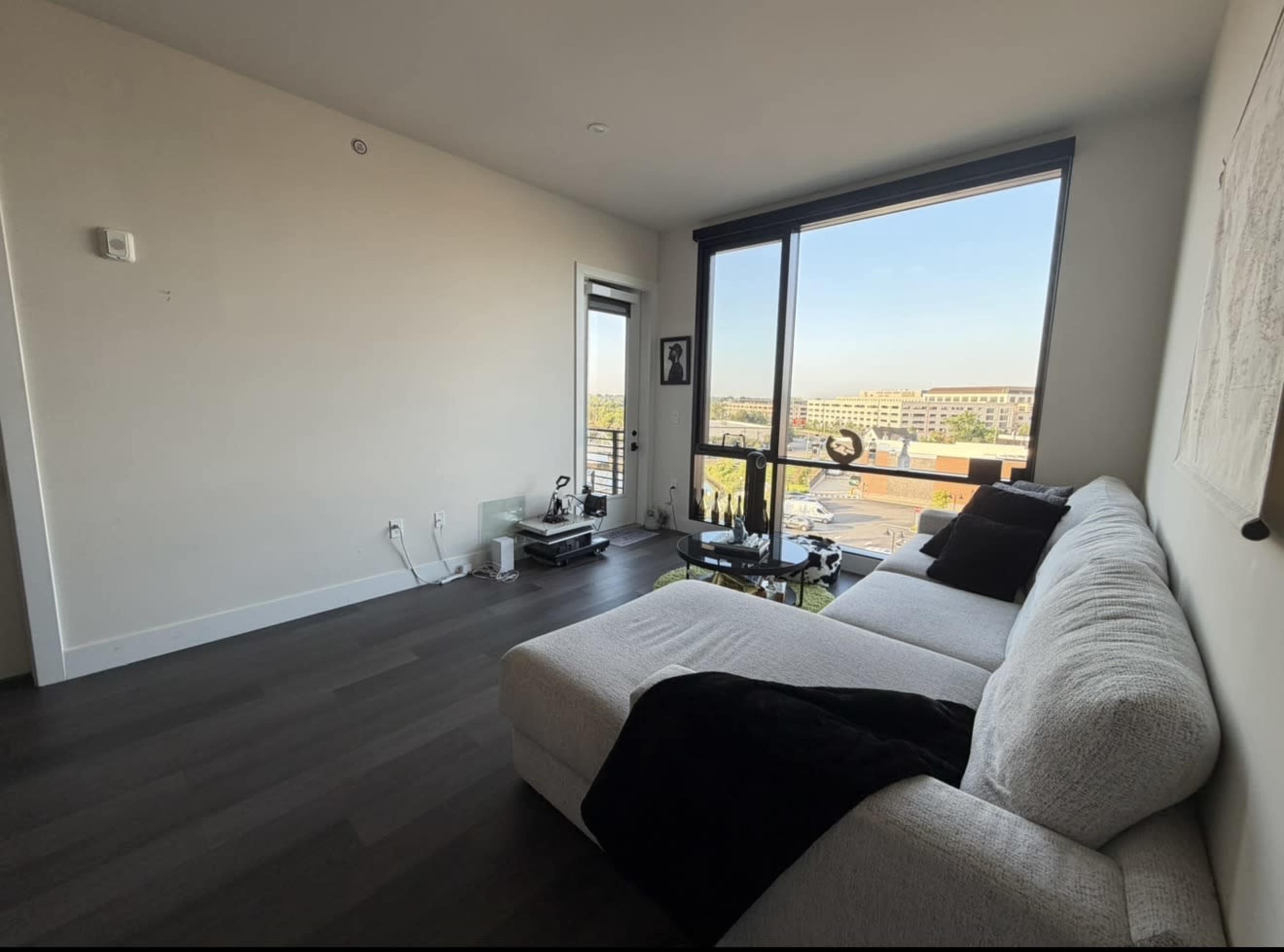 Riverfront Loft with Balcony and Skyline View Image in Hackensack, Hackensack, NJ