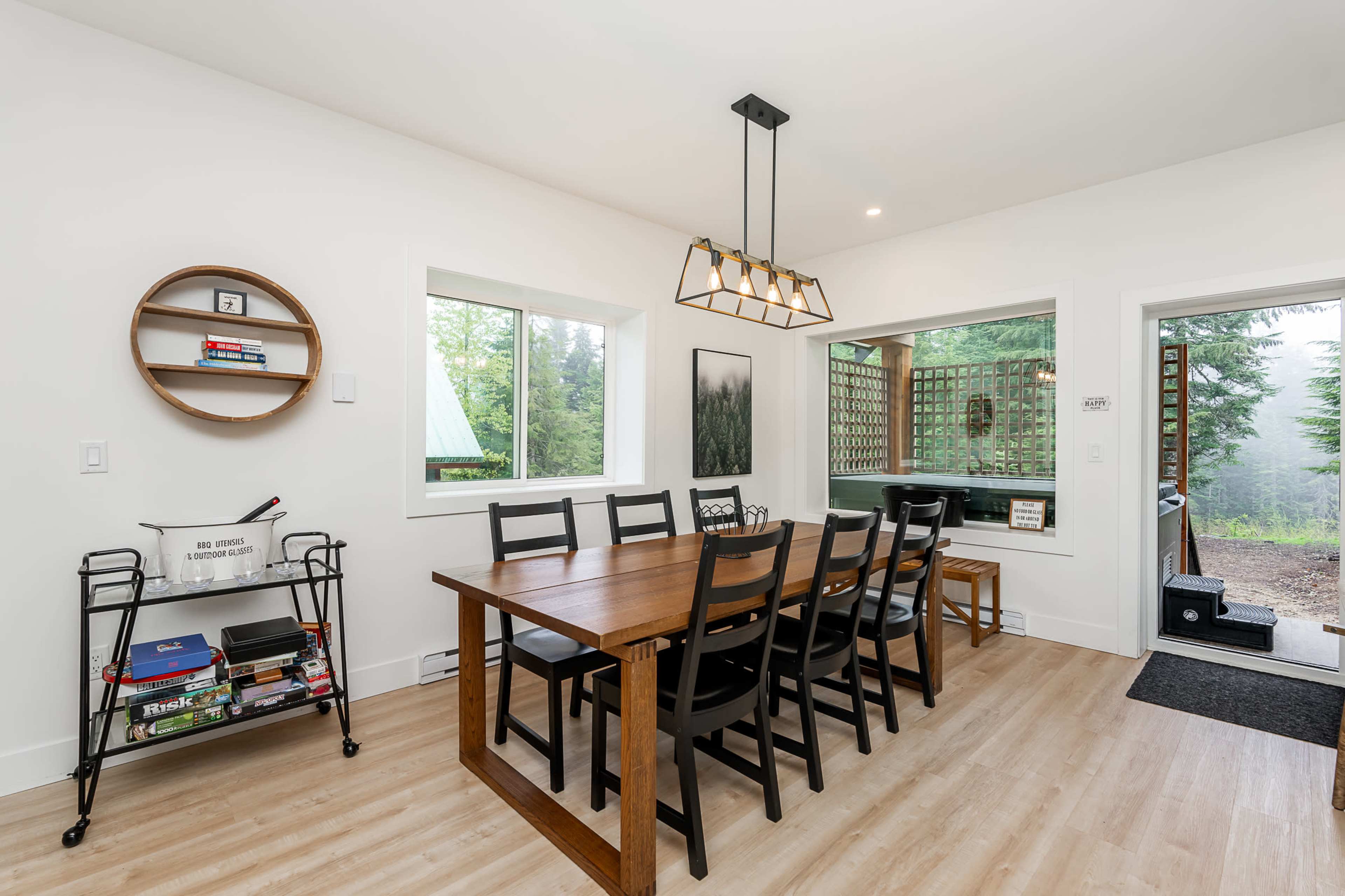 Scenic Modern Farmhouse Cabin in Hemlock Valley (Sasquatch Mountain) Image in , Agassiz, BC