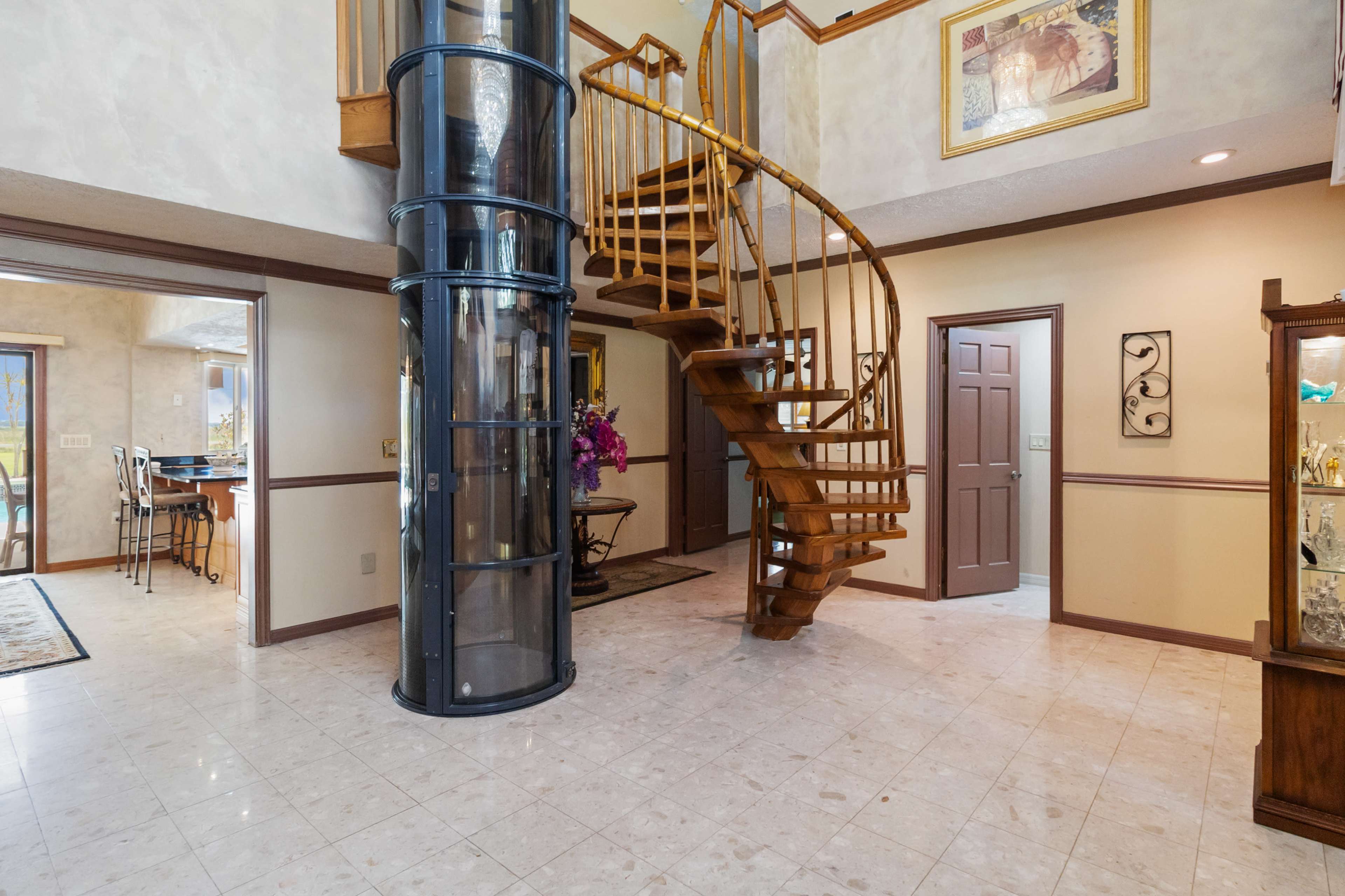 Minimalist Poolside Setting for Creative Productions Image in , Kissimmee, FL