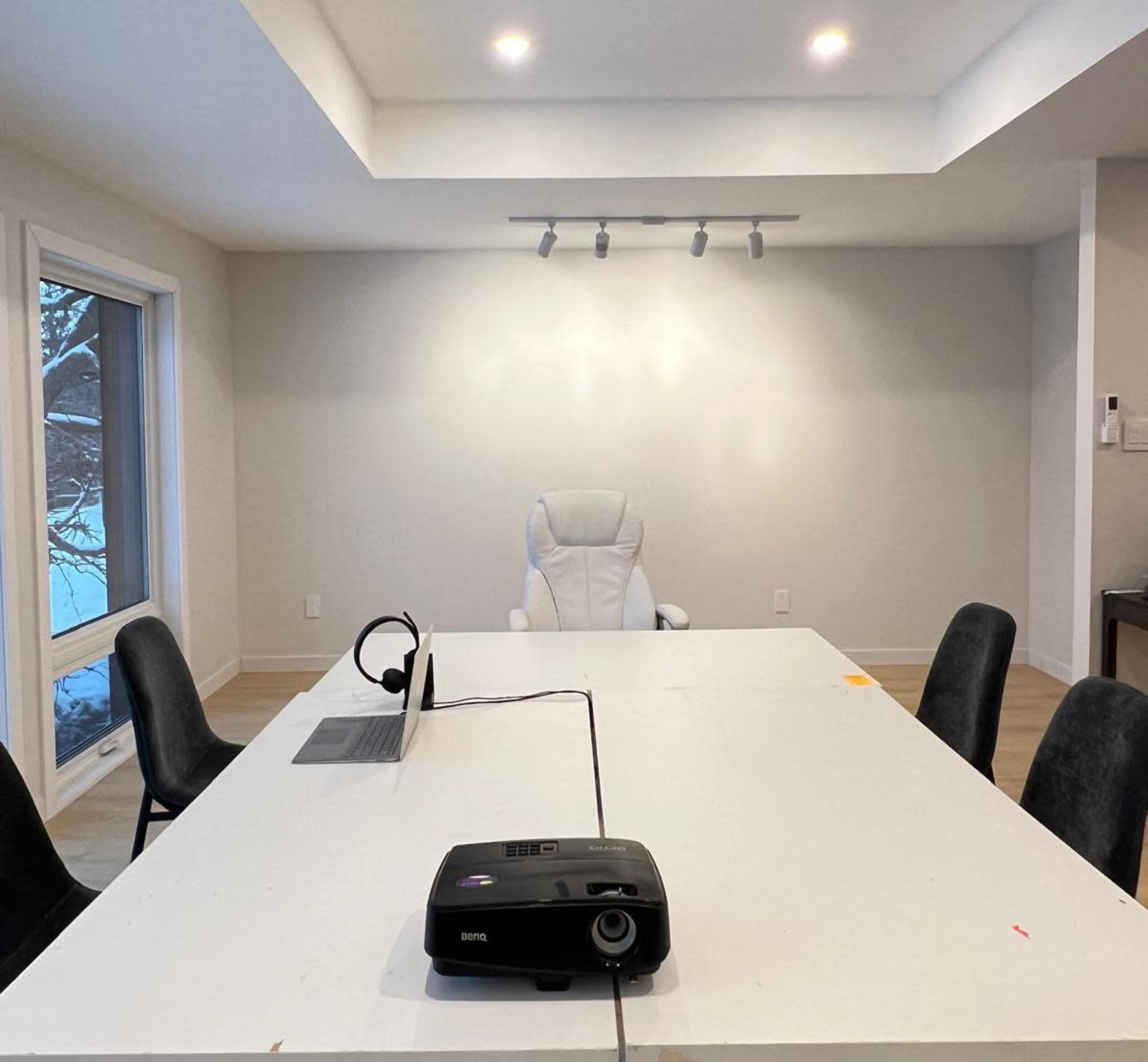 Modern Office Lounge With Inspiring View of The Ottawa River and Laurentian Mountains Image in Cumberland - Estates, Ottawa, ON