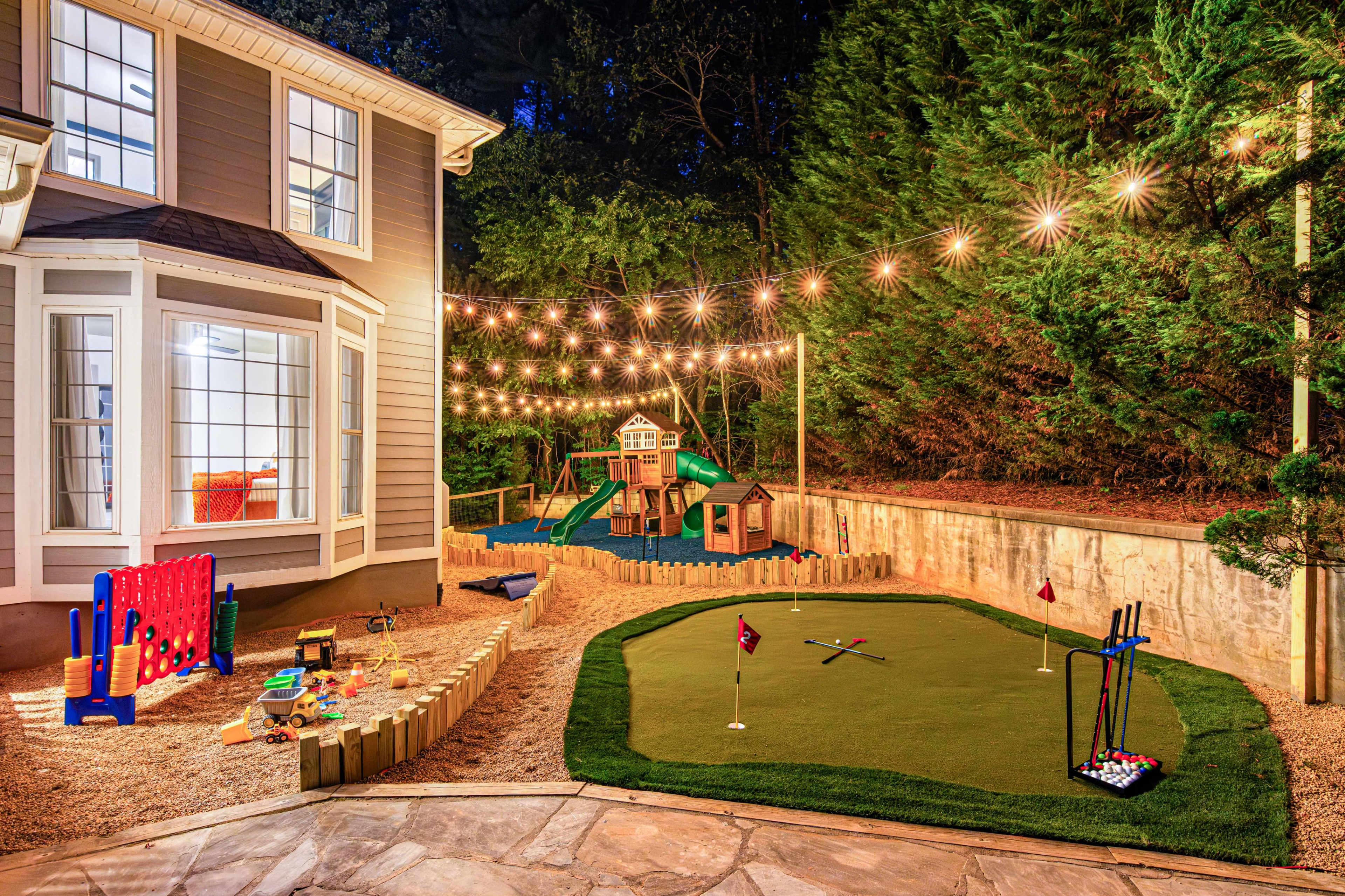 Professionally Designed Large 6 Bedroom Home with Fenced Yard Image in , Asheville, NC