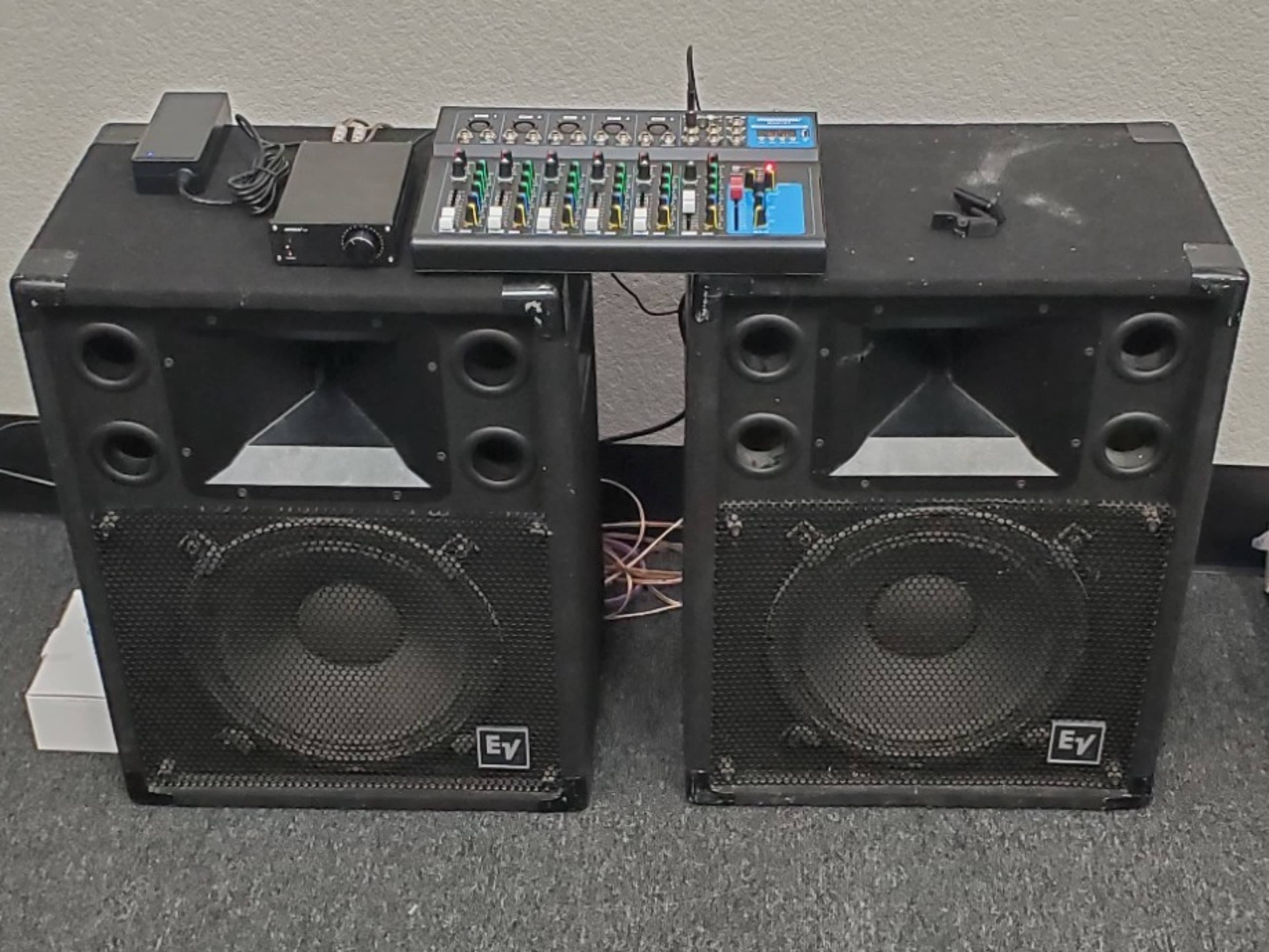 Speaker and bluetooth mixer/microphone