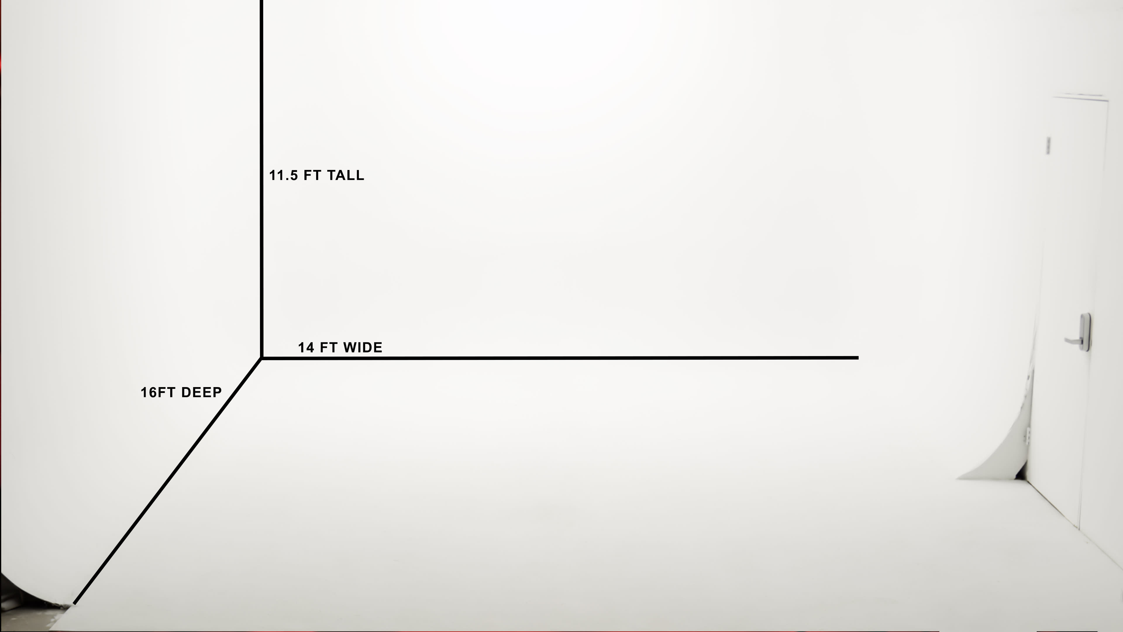 Photo studio with white cyc + backdrops + lighting equipment Image in Central LA, los angeles, CA