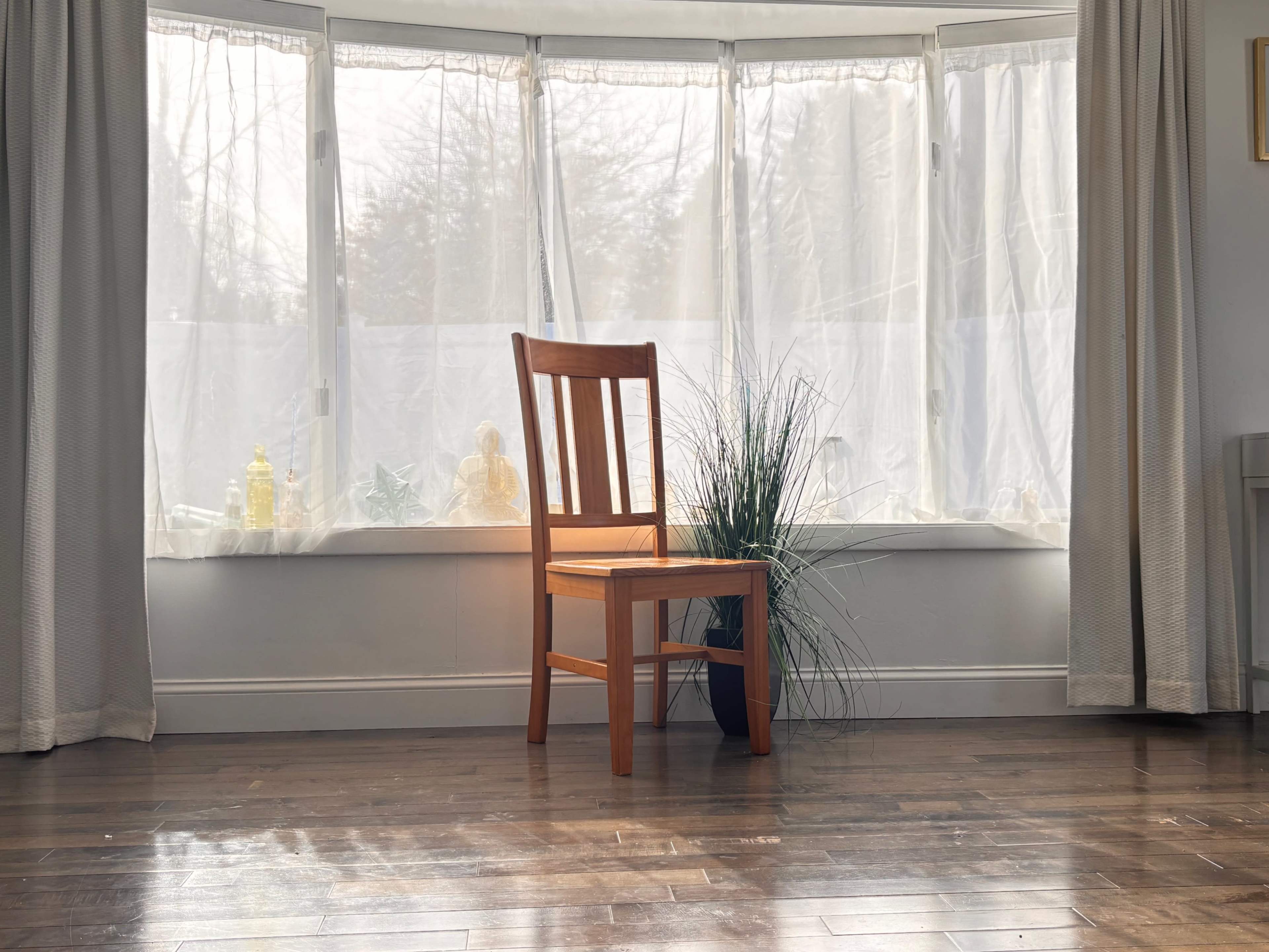Bright Natural Light Studio With Bay Window – Portsmouth Image in Portsmouth, Portsmouth, NH