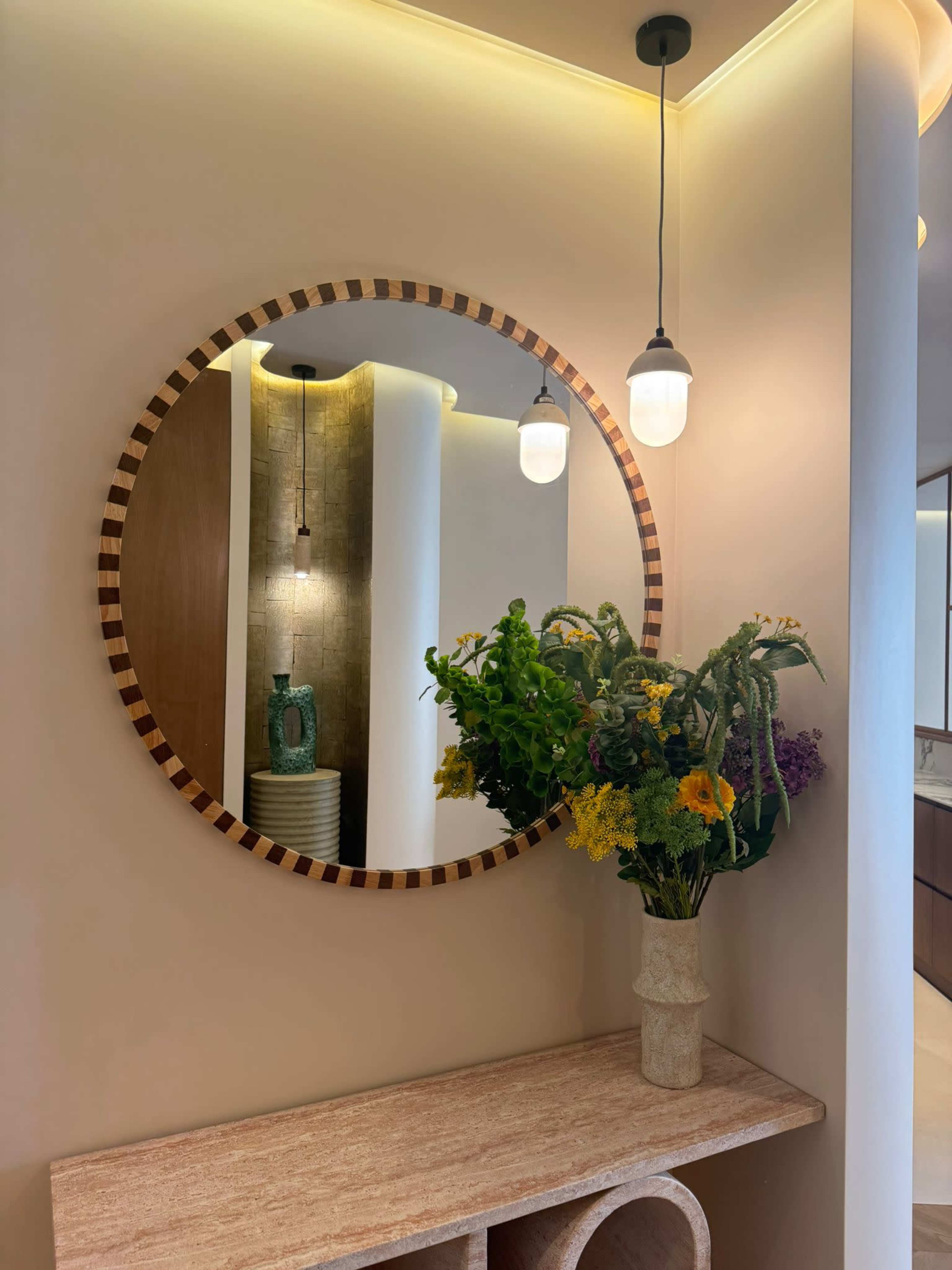 Appartement lumineux en étage élevé avec vue Trocadéro Image in Passy, Paris